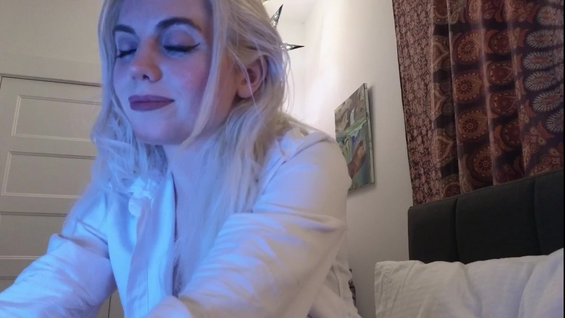 Gallery image thumbnail from GiaGeorge25's myfreecams stream on, 05/21/2025, 03:48 image 1 of 20
