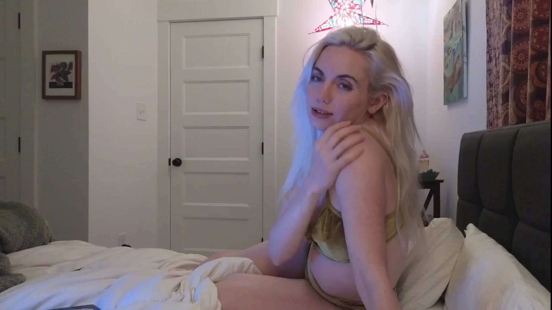 Gallery image thumbnail from GiaGeorge25's myfreecams stream on, 06/05/2025, 03:46 image 18 of 20