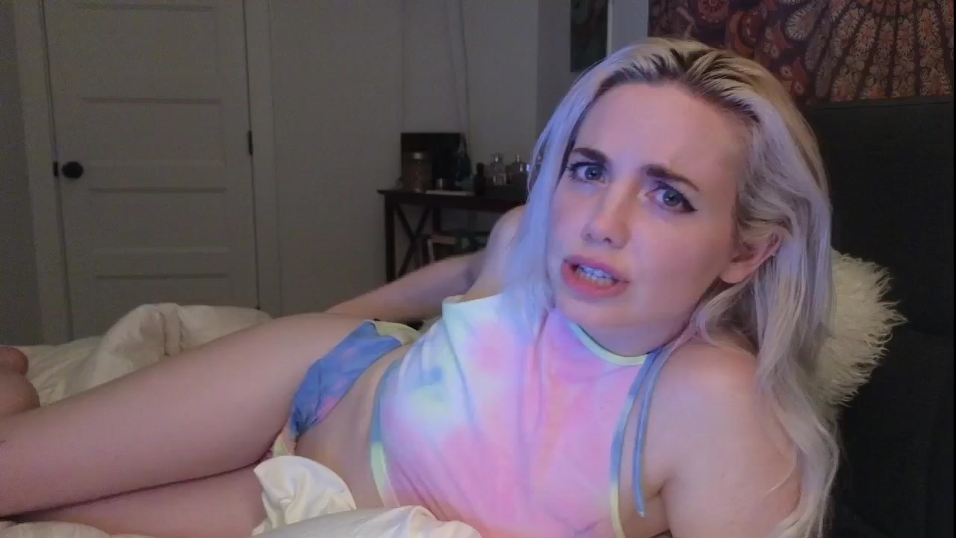 Gallery image thumbnail from GiaGeorge25's myfreecams stream on, 06/22/2025, 03:47 image 16 of 20
