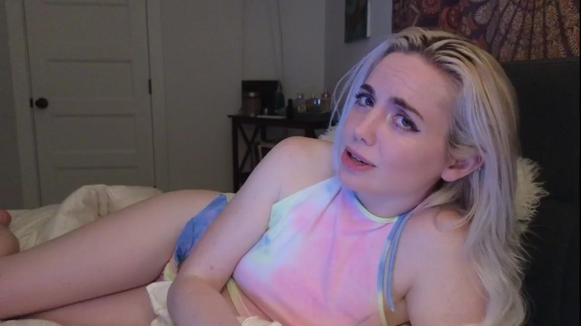 Gallery image thumbnail from GiaGeorge25's myfreecams stream on, 06/22/2025, 03:47 image 19 of 20