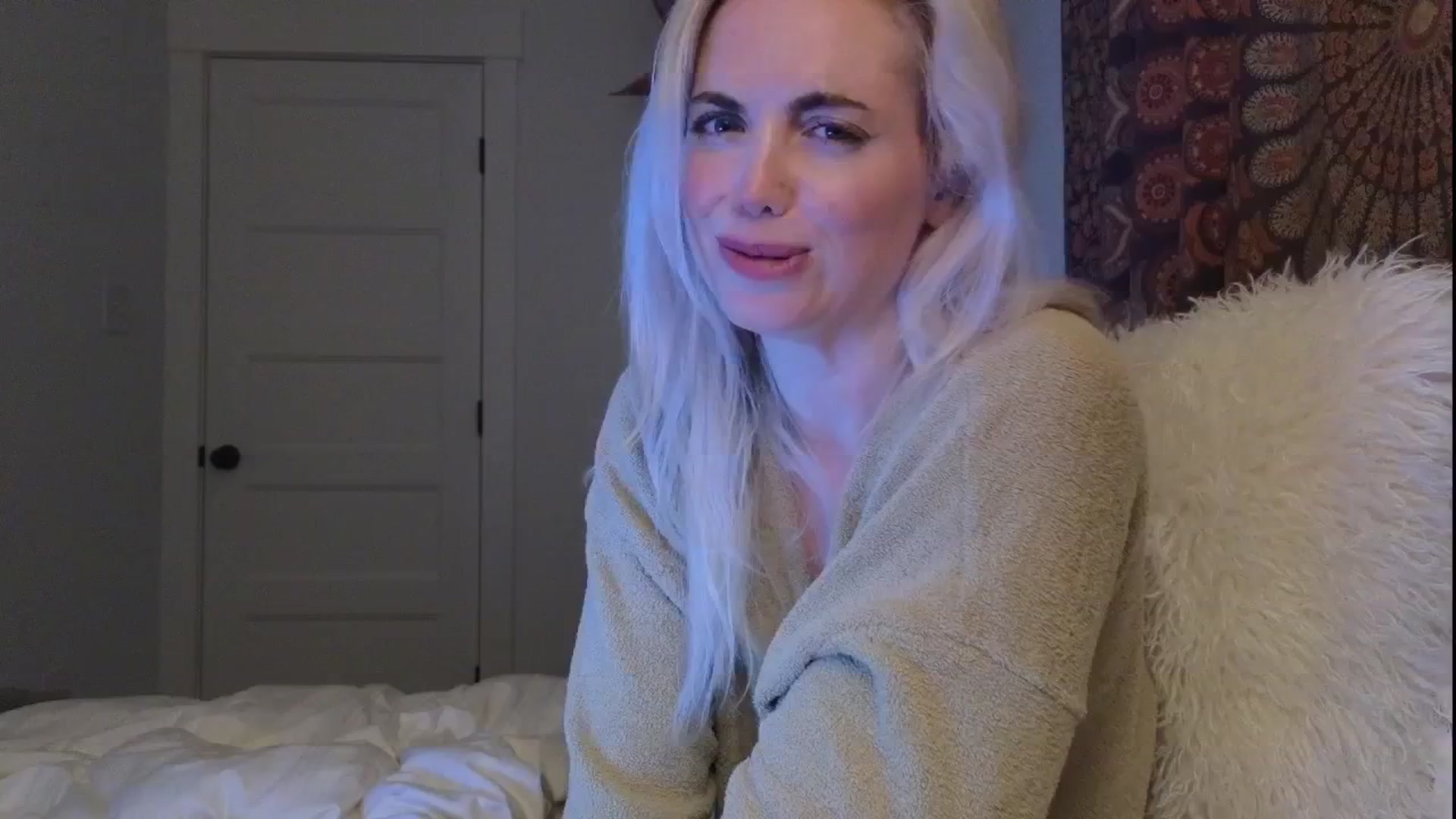 Gallery image thumbnail from GiaGeorge25's myfreecams stream on, 06/27/2025, 04:43 image 16 of 20