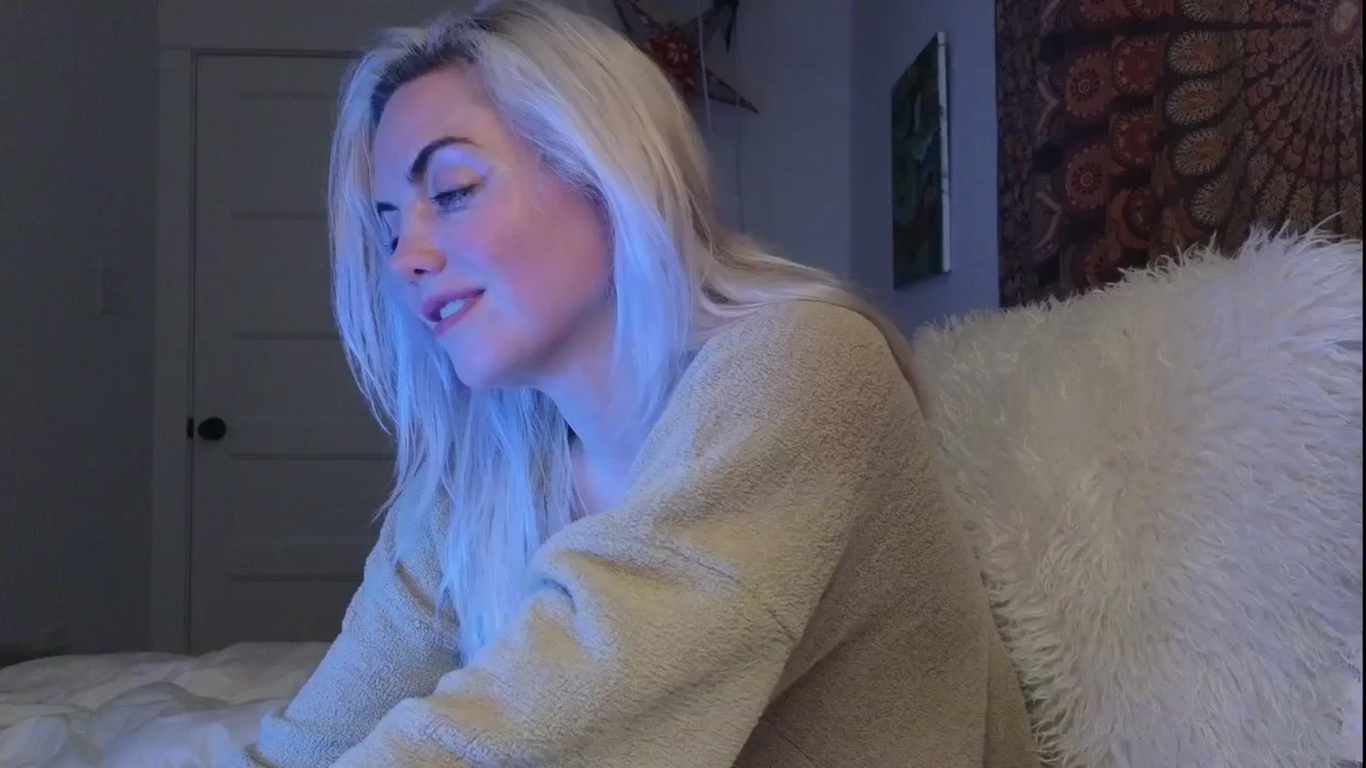 Gallery image thumbnail from GiaGeorge25's myfreecams stream on, 06/27/2025, 04:43 image 19 of 20