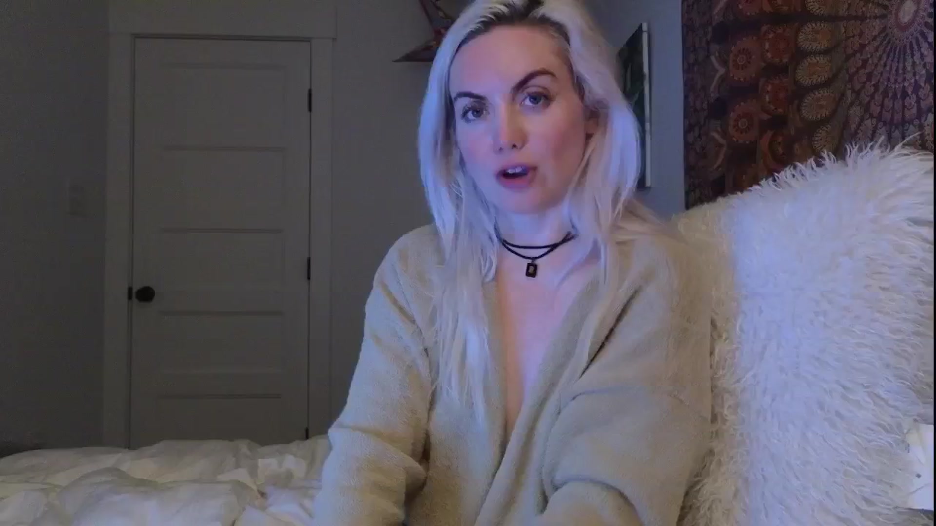 Gallery image thumbnail from GiaGeorge25's myfreecams stream on, 06/27/2025, 04:43 image 11 of 20