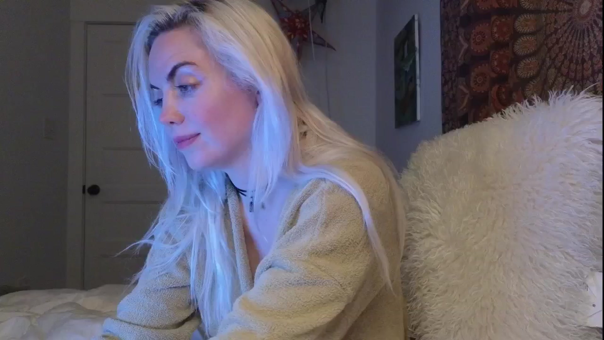 Gallery image thumbnail from GiaGeorge25's myfreecams stream on, 06/27/2025, 04:43 image 7 of 20