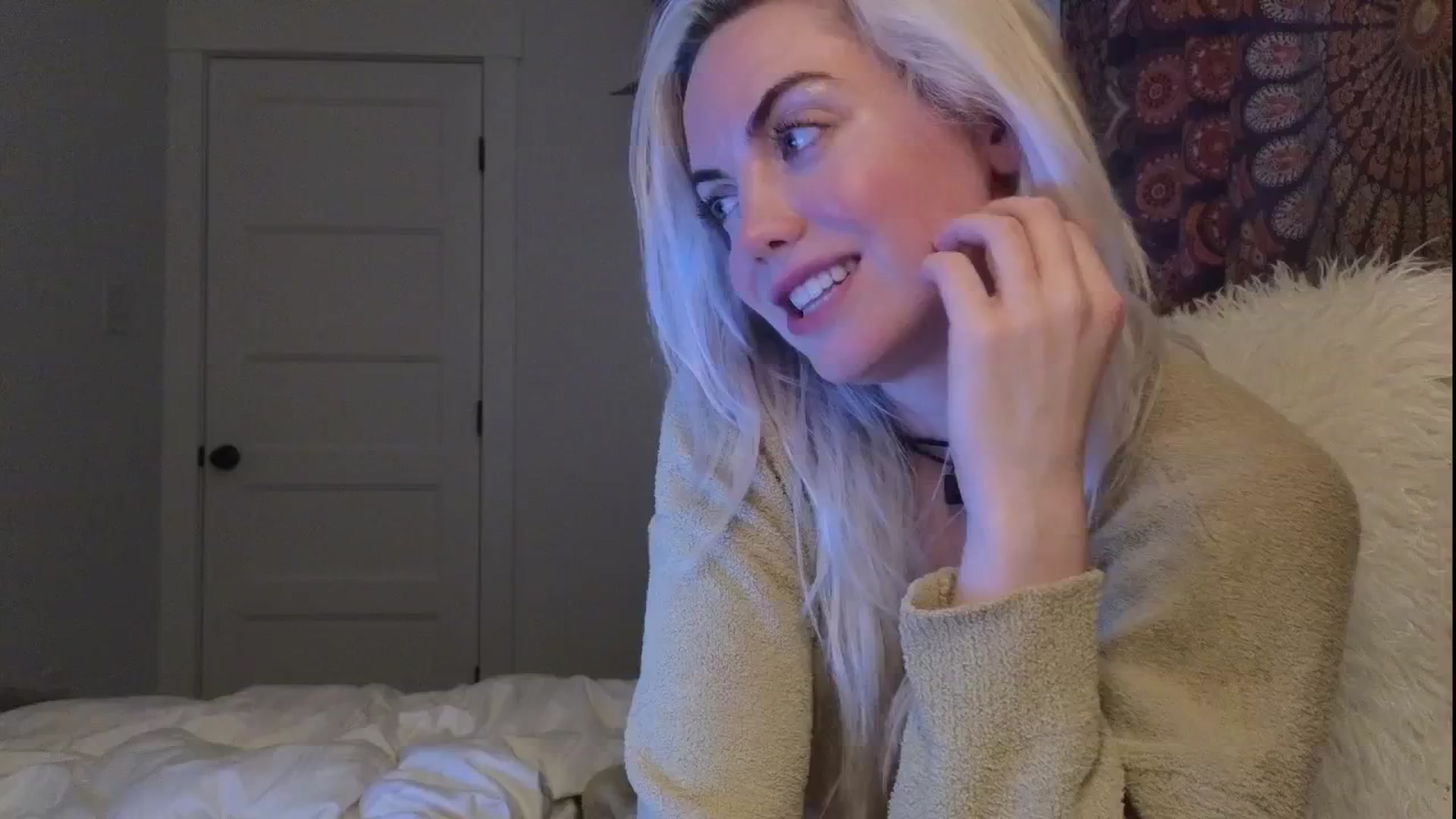Gallery image thumbnail from GiaGeorge25's myfreecams stream on, 06/27/2025, 04:43 image 15 of 20