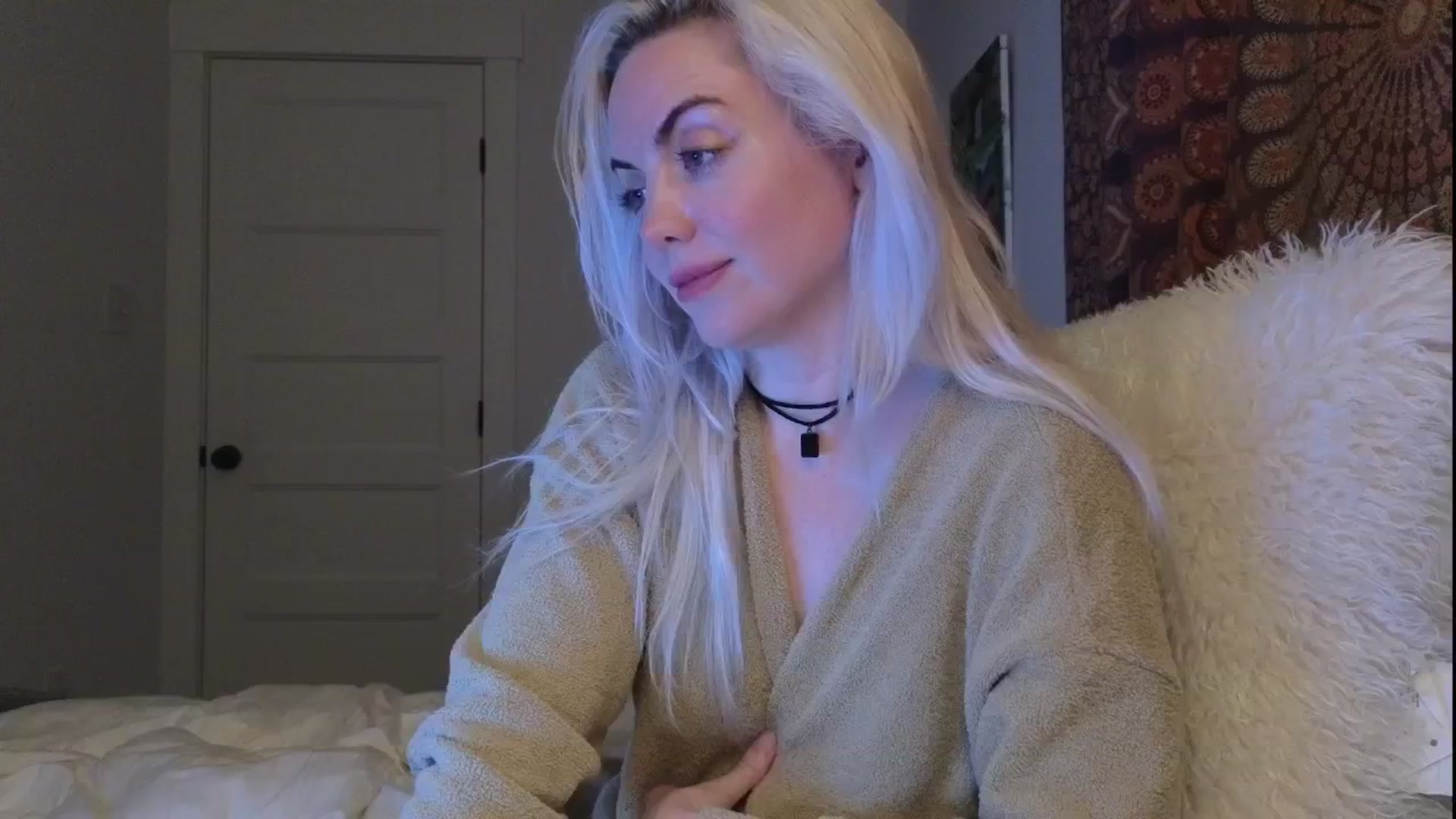Gallery image thumbnail from GiaGeorge25's myfreecams stream on, 06/27/2025, 04:43 image 6 of 20