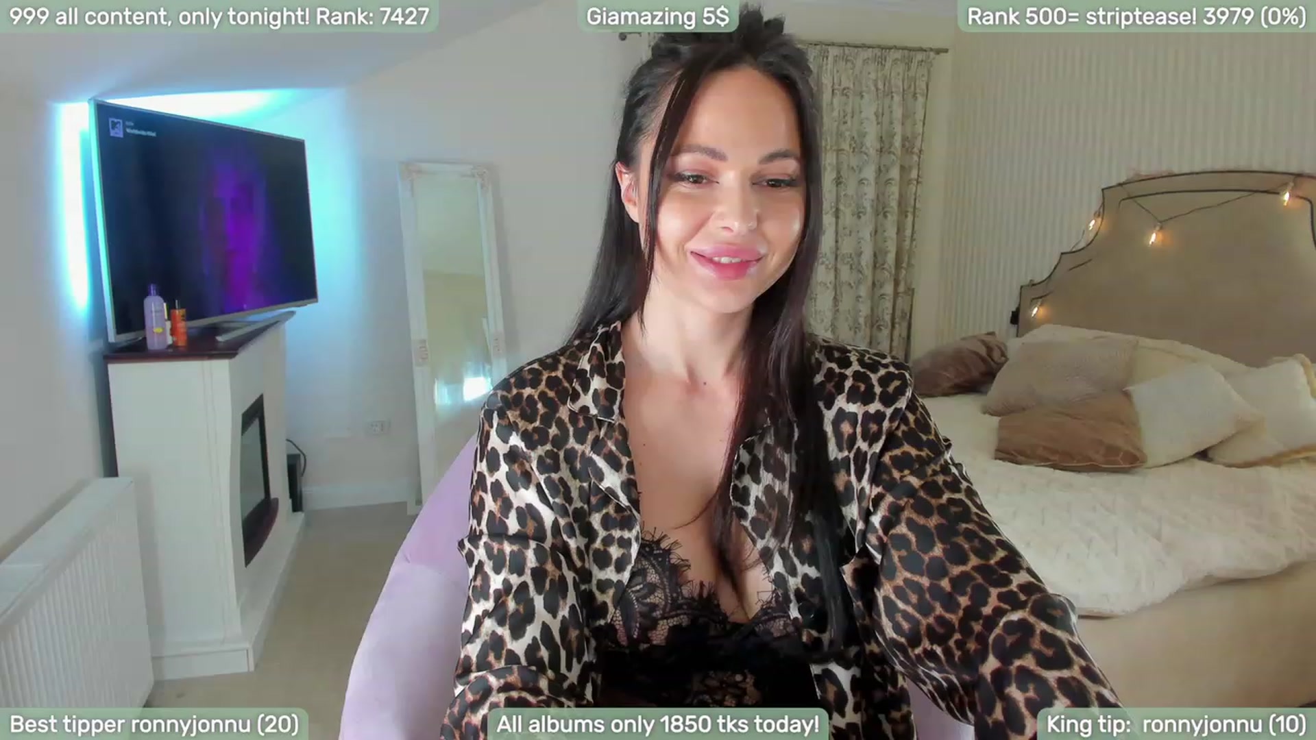 Gallery image thumbnail from GiaMazing's myfreecams stream on, 01/05/2023, 24:07 image 2 of 20
