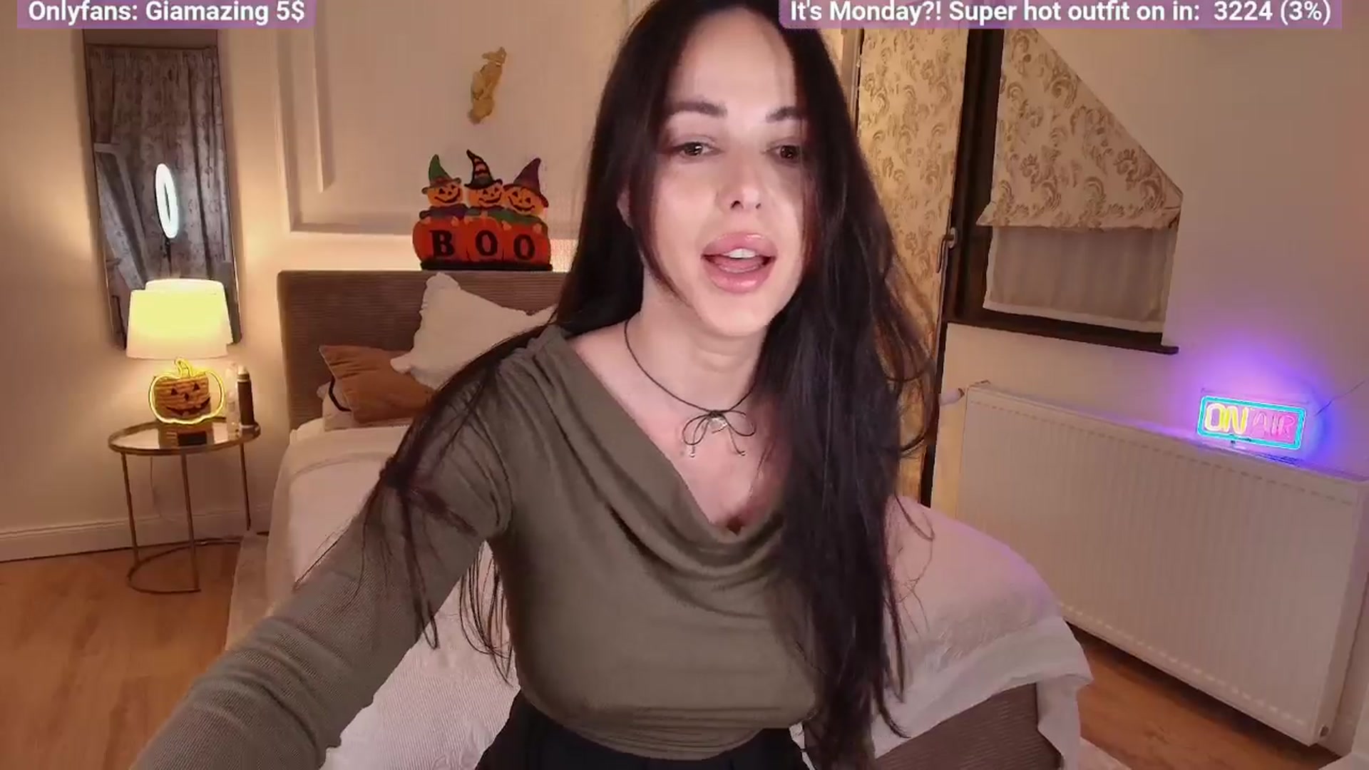 Gallery image thumbnail from GiaMazing's myfreecams stream on, 10/28/2024, 22:41 image 3 of 20