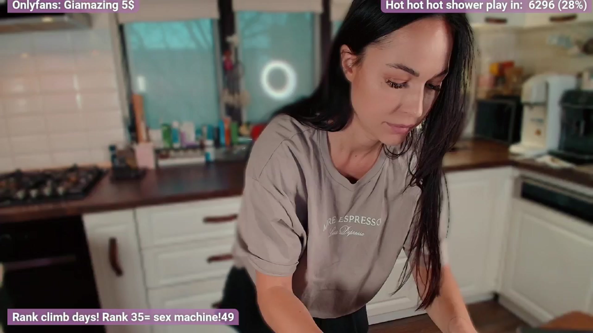 Gallery image thumbnail from GiaMazing's myfreecams stream on, 11/10/2024, 15:38 image 10 of 20