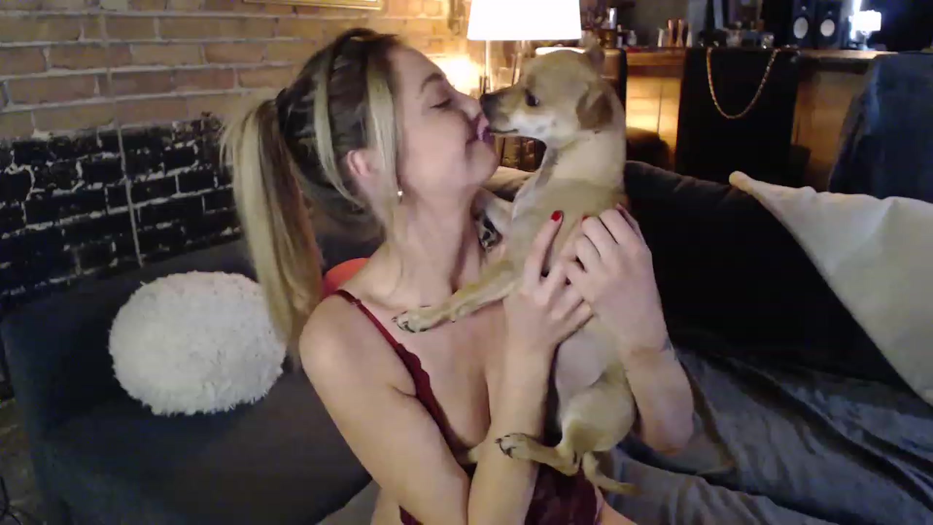 Gallery image thumbnail from GiaPeach's myfreecams stream on, 11/17/2022, 06:34 image 11 of 20