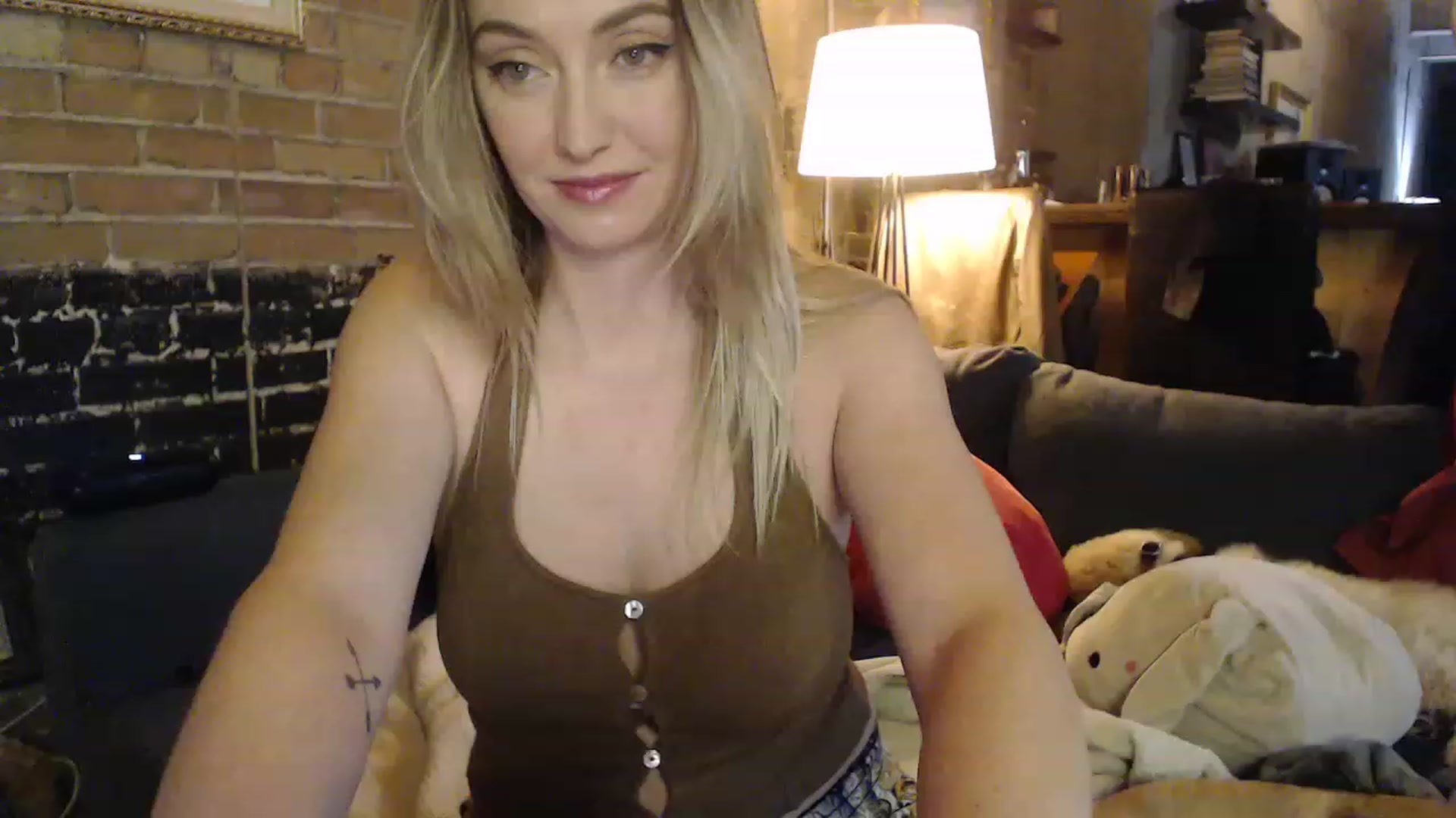 Gallery image thumbnail from GiaPeach's myfreecams stream on, 12/09/2022, 03:32 image 2 of 20