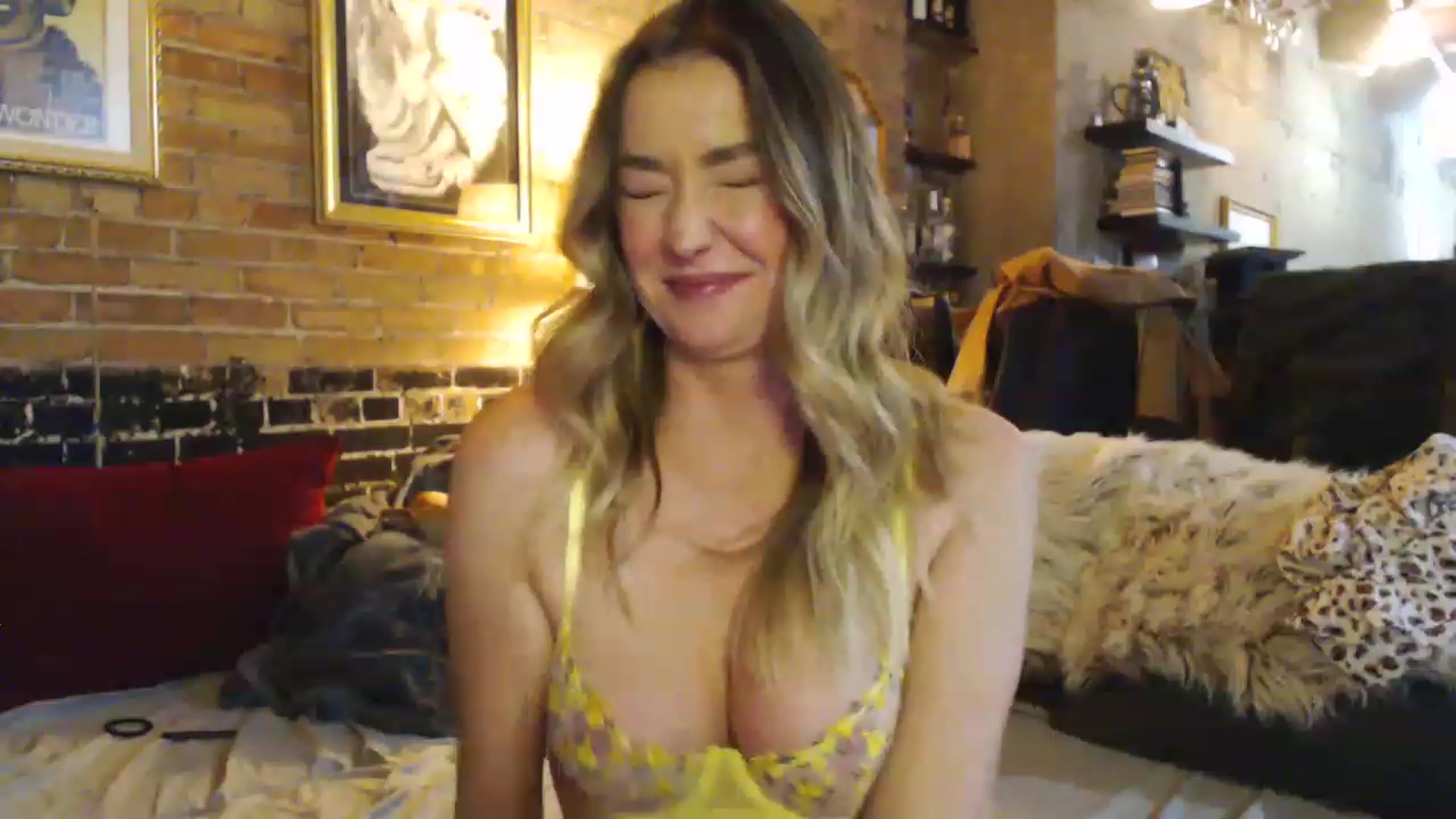 Gallery image thumbnail from GiaPeach's myfreecams stream on, 03/03/2023, 05:18 image 20 of 20