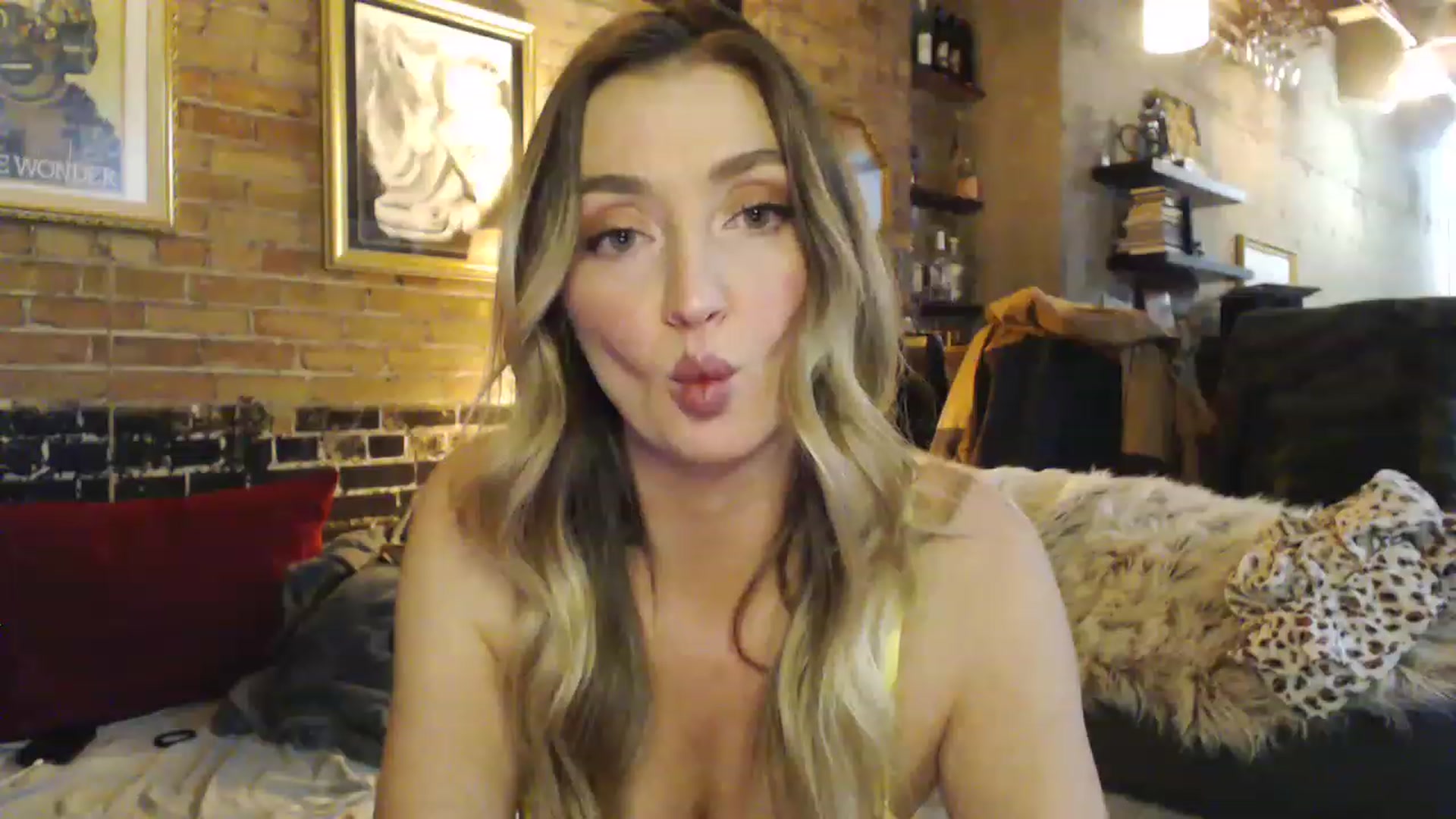 Gallery image thumbnail from GiaPeach's myfreecams stream on, 03/03/2023, 05:50 image 4 of 20