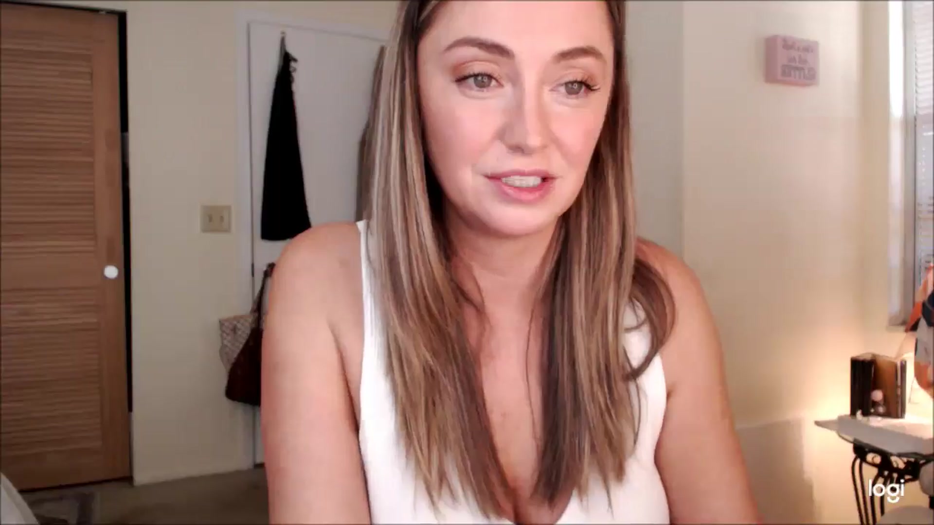 Gallery image thumbnail from GiaPeach's myfreecams stream on, 03/26/2025, 19:25 image 20 of 20