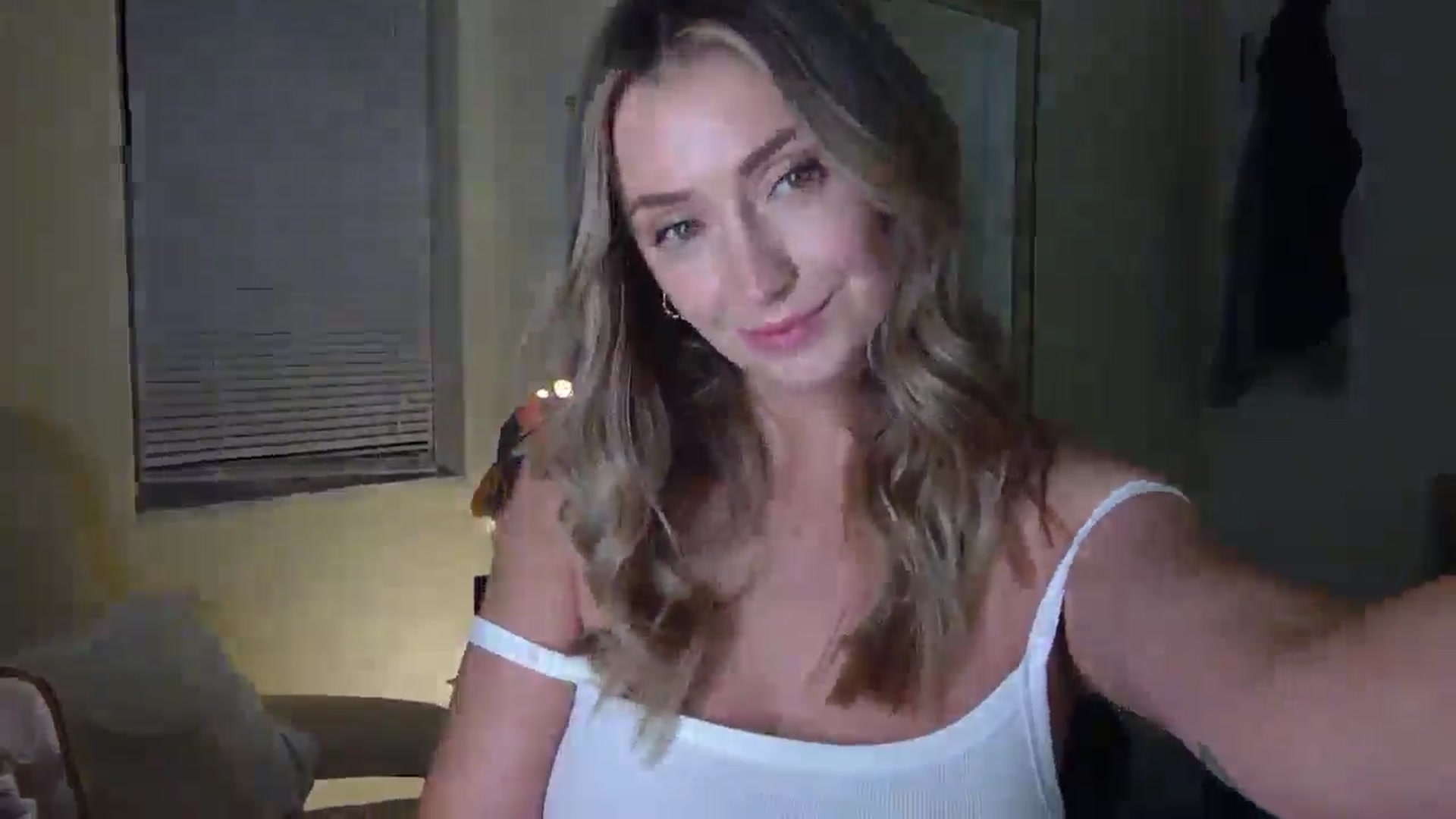 Gallery image thumbnail from GiaPeach's myfreecams stream on, 06/13/2025, 05:06 image 10 of 20