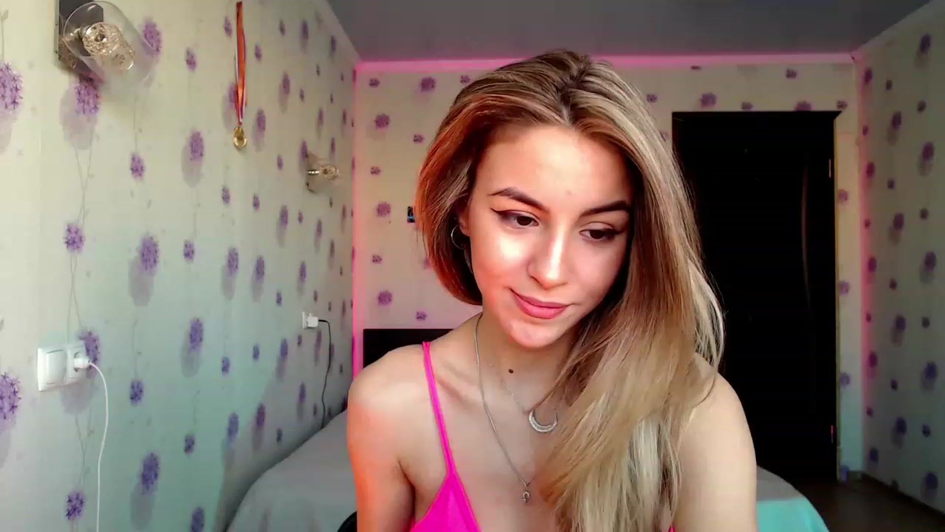 Gallery image thumbnail from GiaSweets's myfreecams stream on, 11/25/2022, 09:50 image 5 of 20