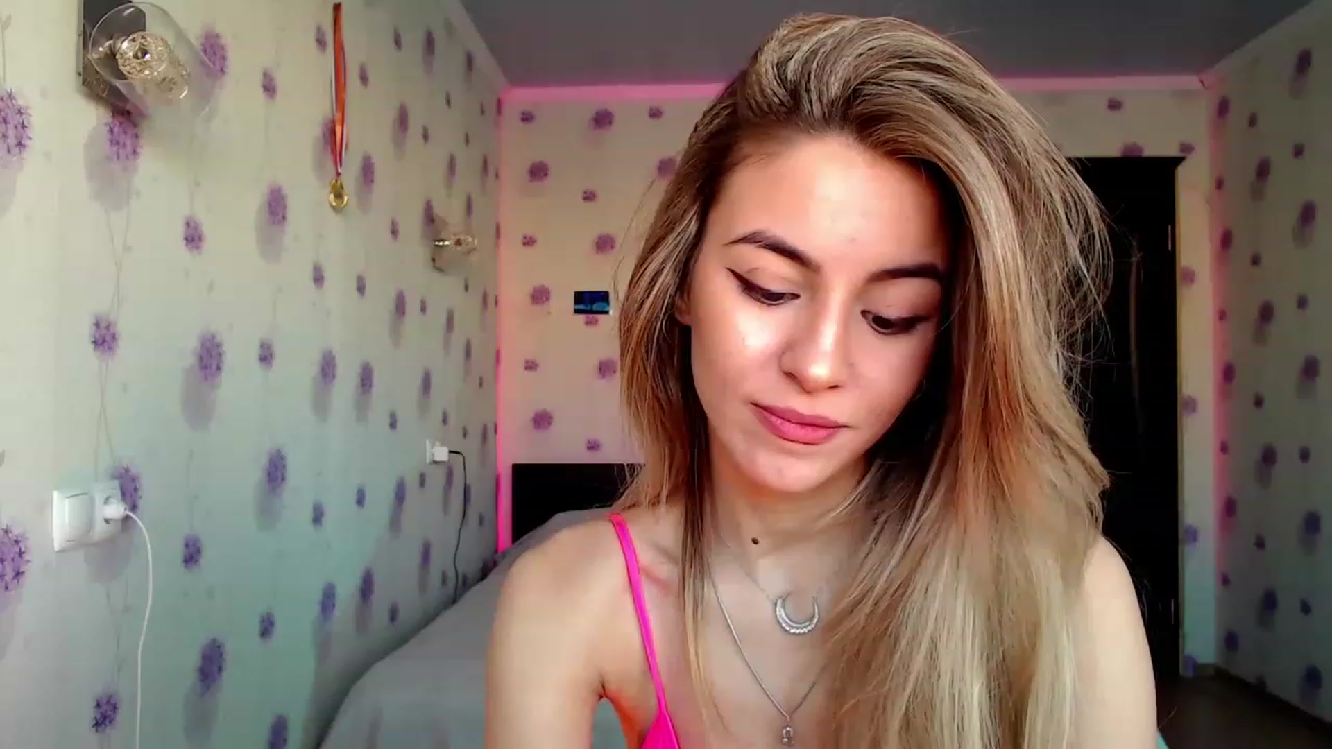 Gallery image thumbnail from GiaSweets's myfreecams stream on, 11/25/2022, 09:50 image 8 of 20