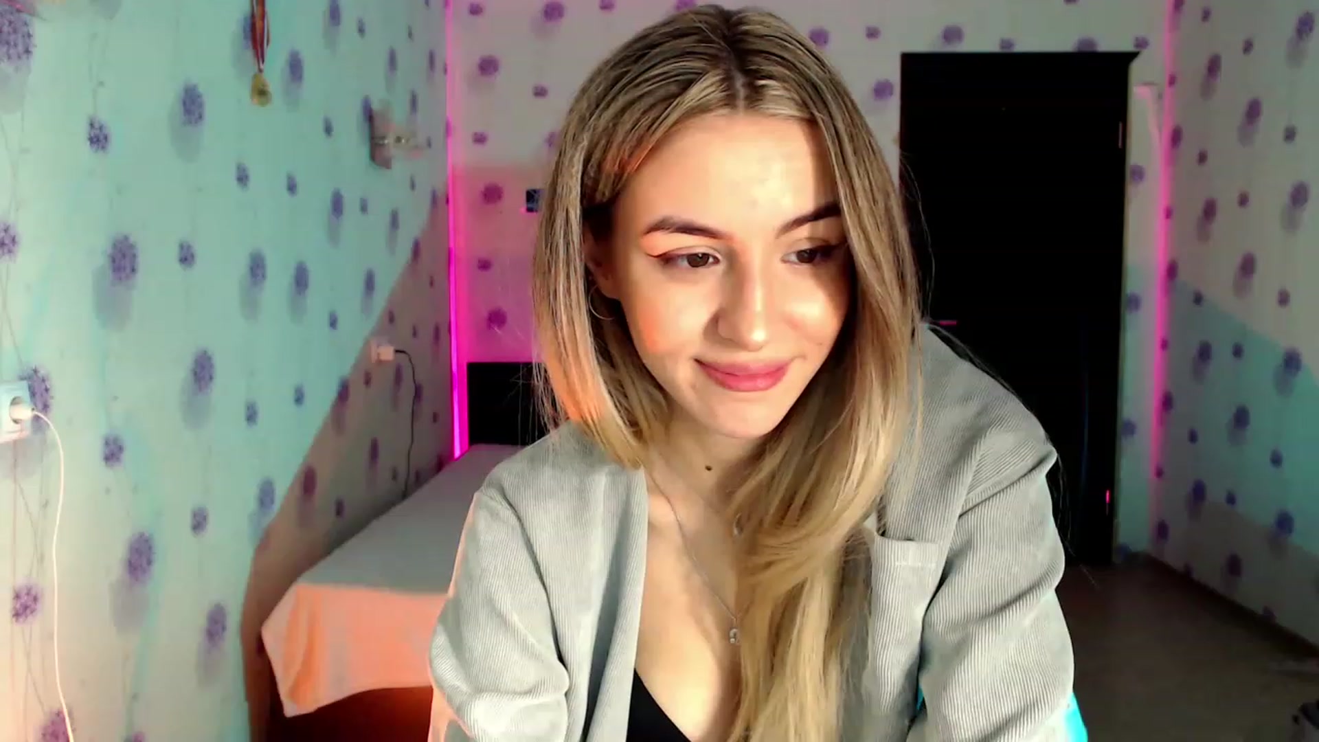 Gallery image thumbnail from GiaSweets's myfreecams stream on, 11/26/2022, 03:16 image 16 of 20