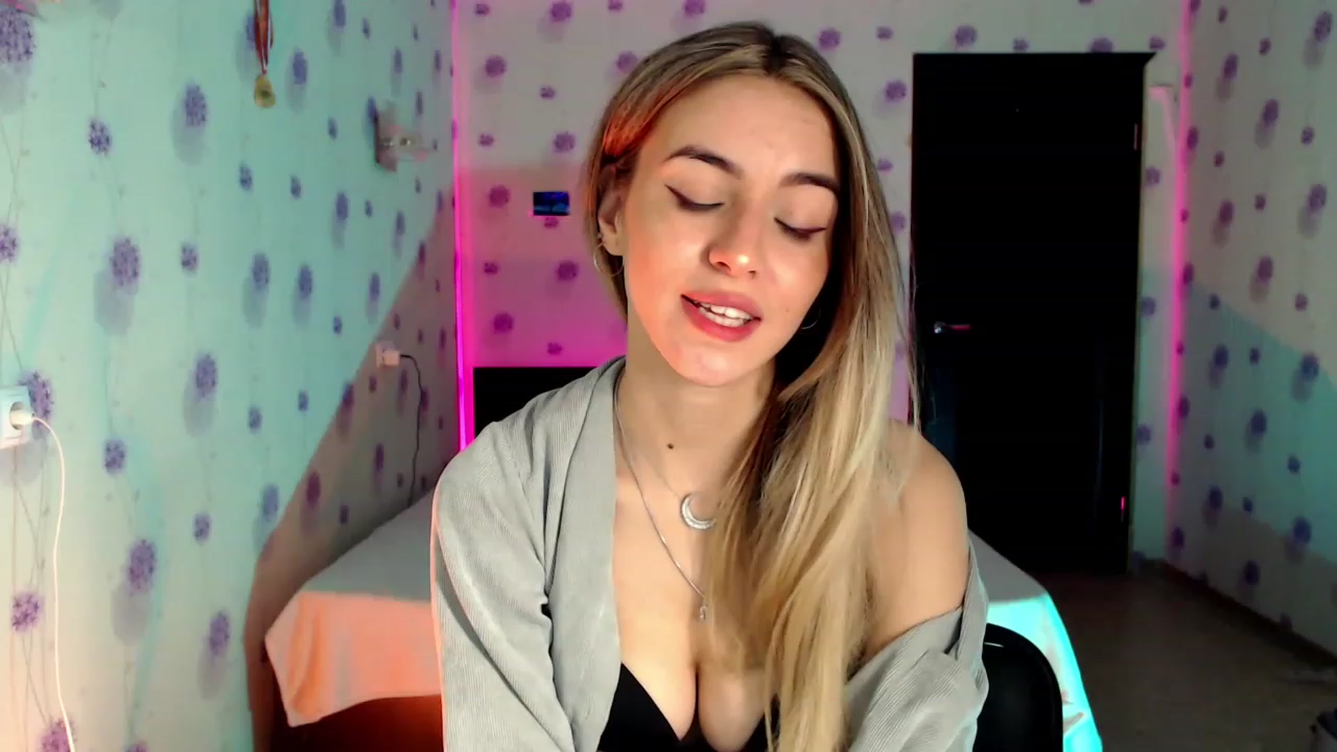 Gallery image thumbnail from GiaSweets's myfreecams stream on, 11/26/2022, 03:16 image 19 of 20