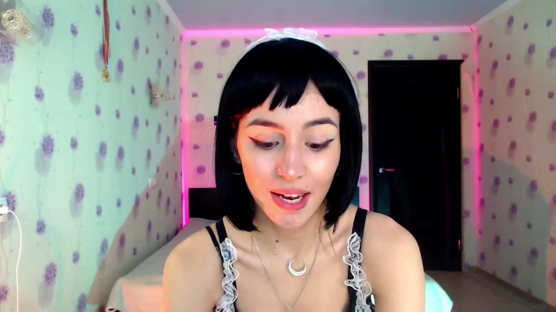 Gallery image thumbnail from GiaSweets's myfreecams stream on, 11/28/2022, 12:36 image 10 of 20