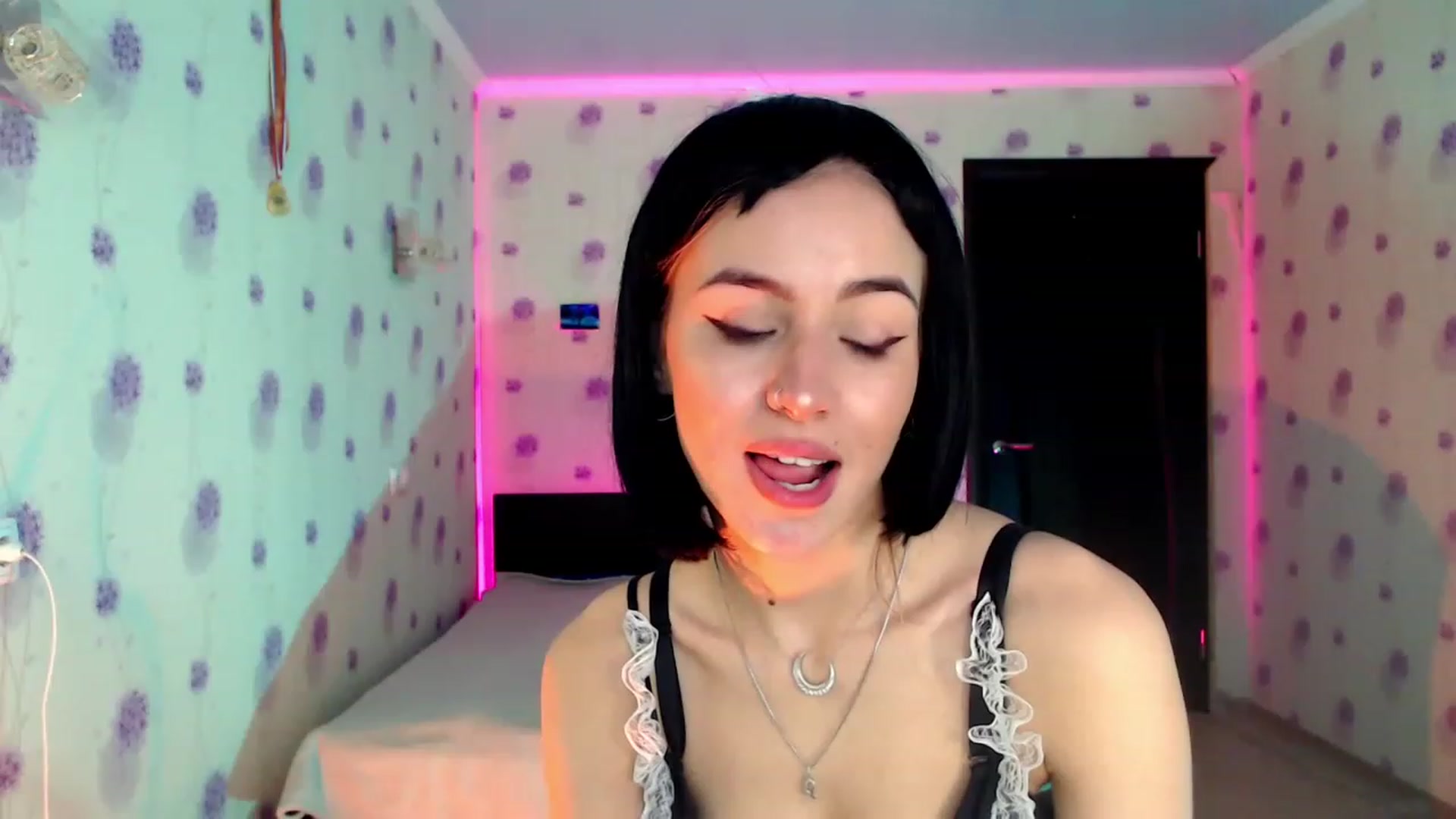 Gallery image thumbnail from GiaSweets's myfreecams stream on, 11/28/2022, 12:36 image 17 of 20