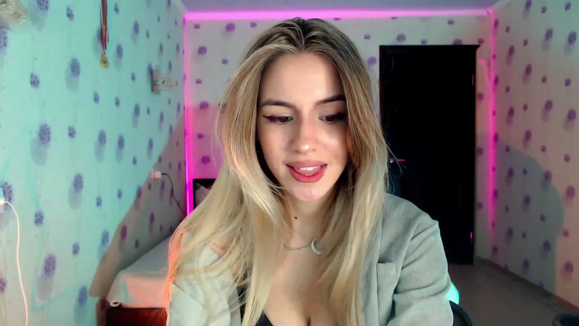 Gallery image thumbnail from GiaSweets's myfreecams stream on, 11/28/2022, 17:56 image 4 of 20