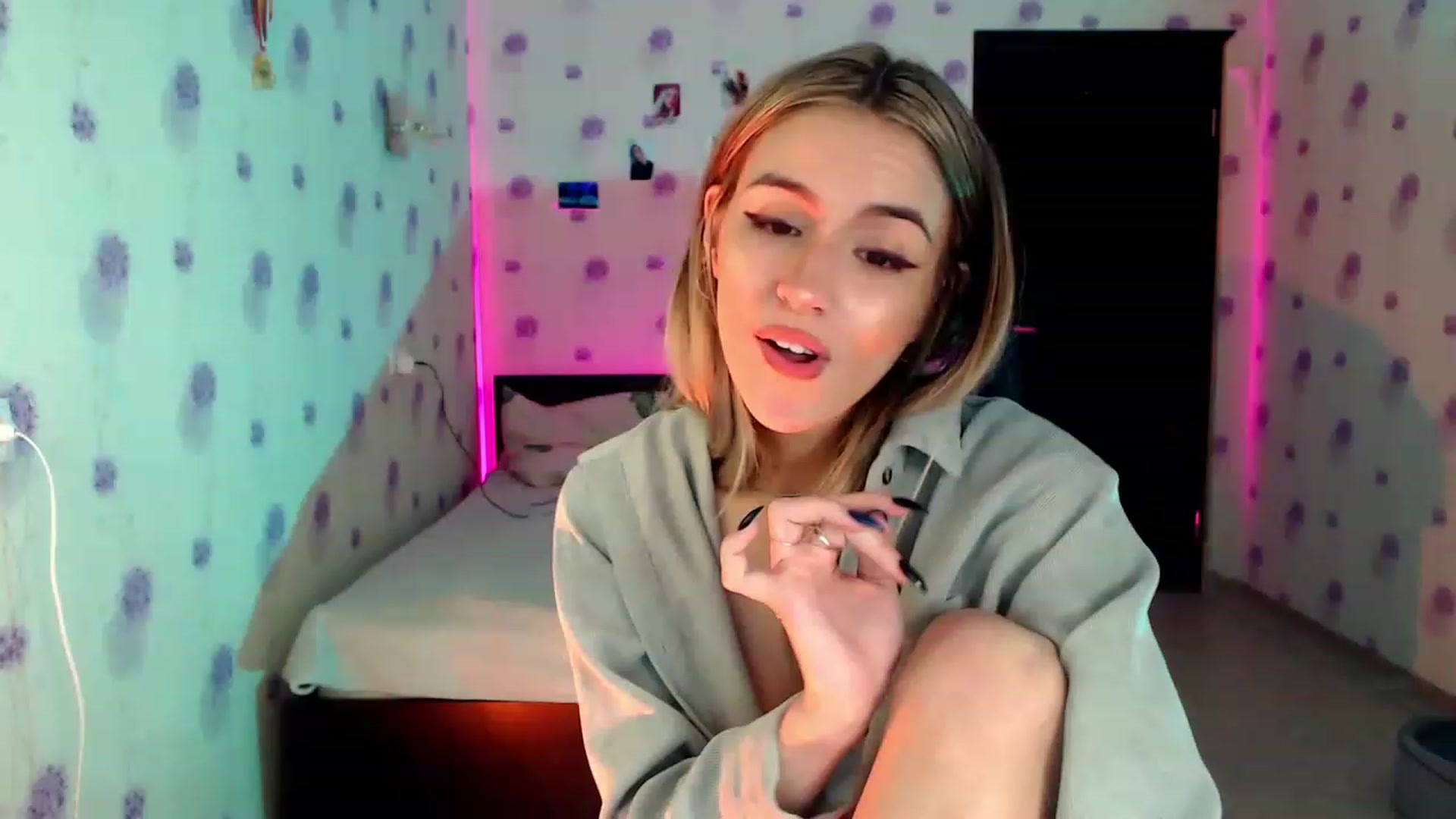 Gallery image thumbnail from GiaSweets's myfreecams stream on, 11/28/2022, 18:12 image 3 of 20