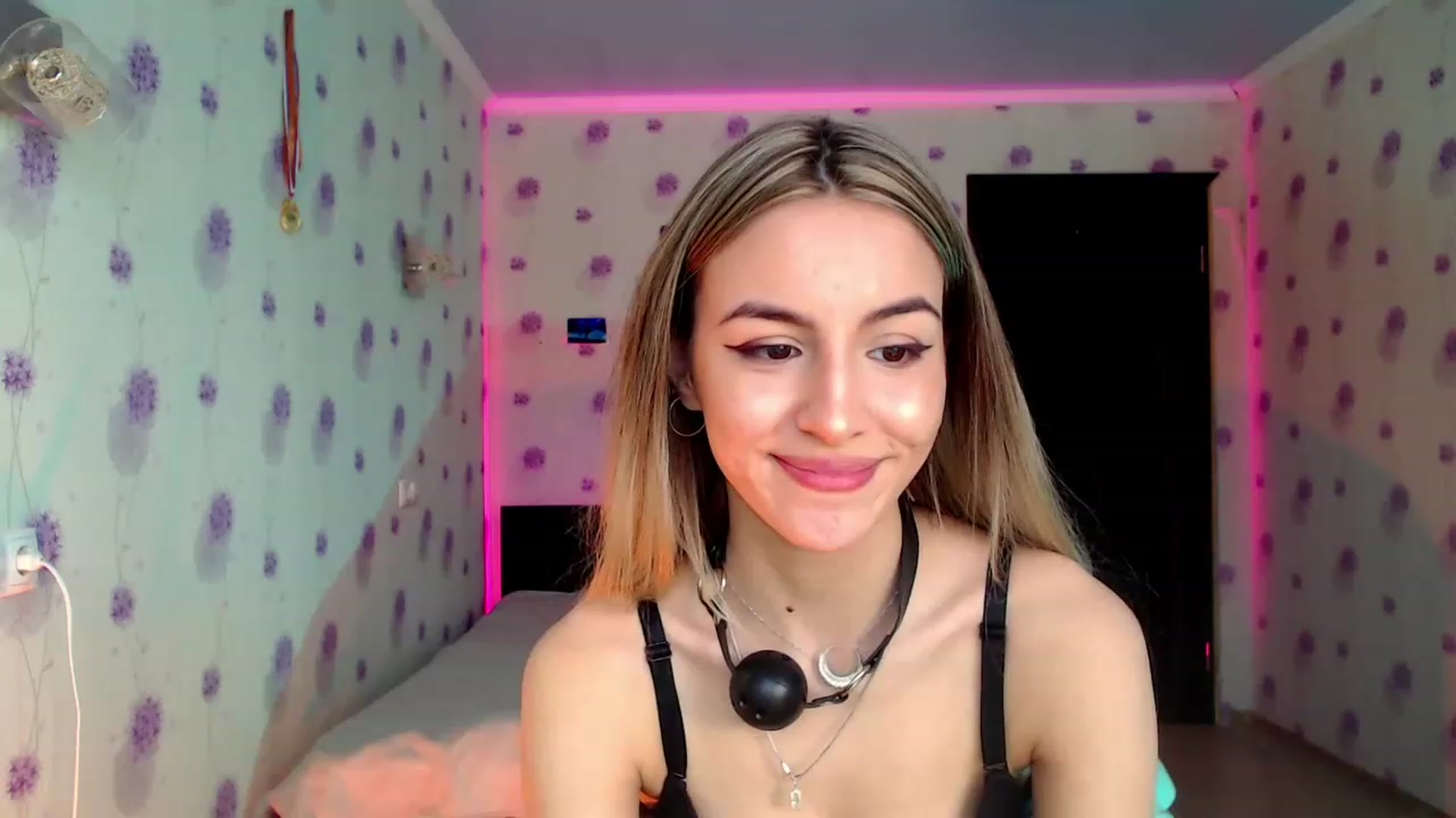 Gallery image thumbnail from GiaSweets's myfreecams stream on, 11/29/2022, 08:55 image 18 of 20