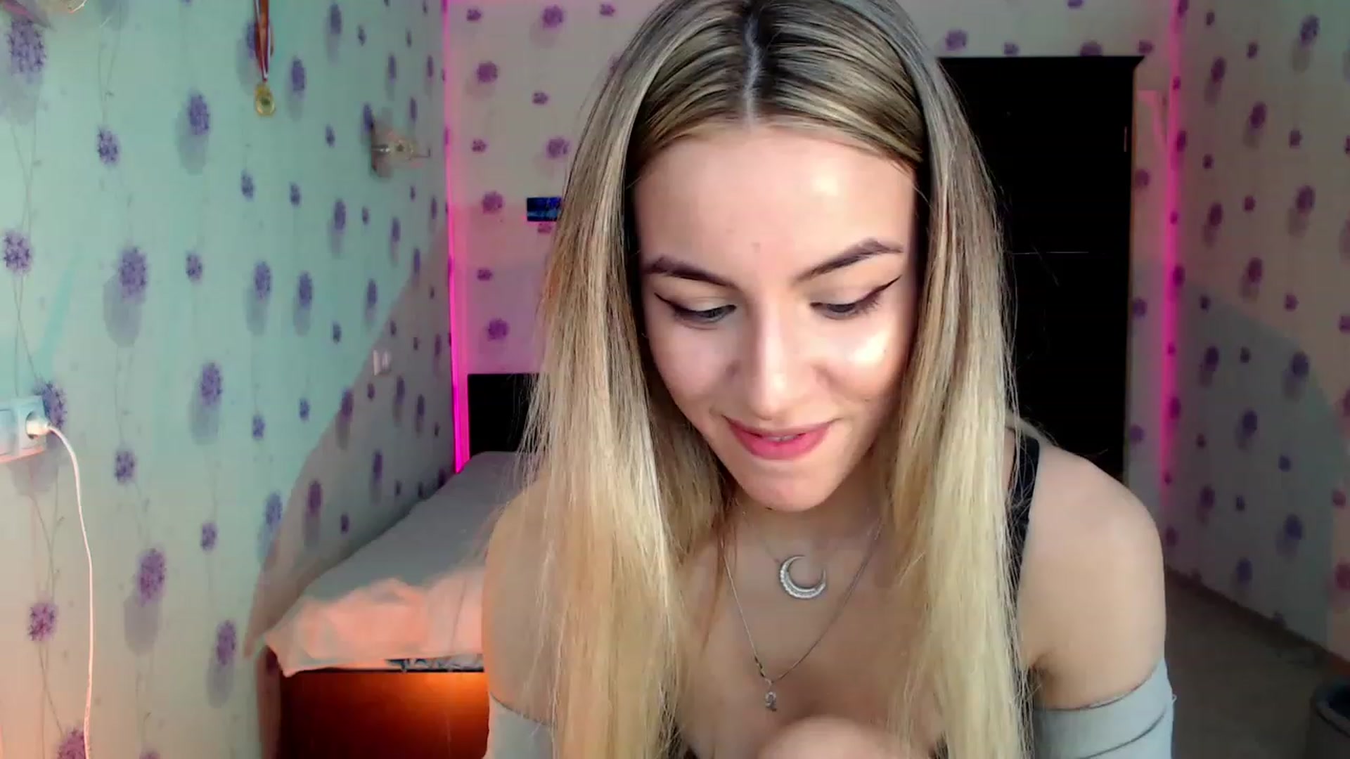 Gallery image thumbnail from GiaSweets's myfreecams stream on, 11/29/2022, 08:55 image 1 of 20