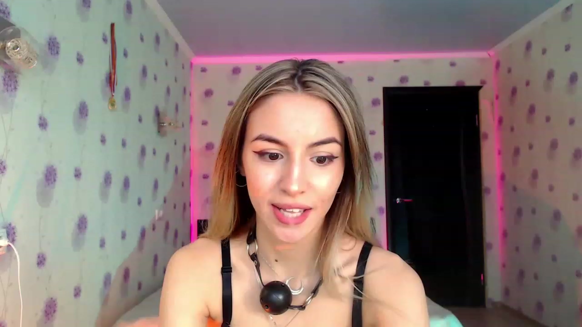 Gallery image thumbnail from GiaSweets's myfreecams stream on, 11/29/2022, 08:55 image 20 of 20
