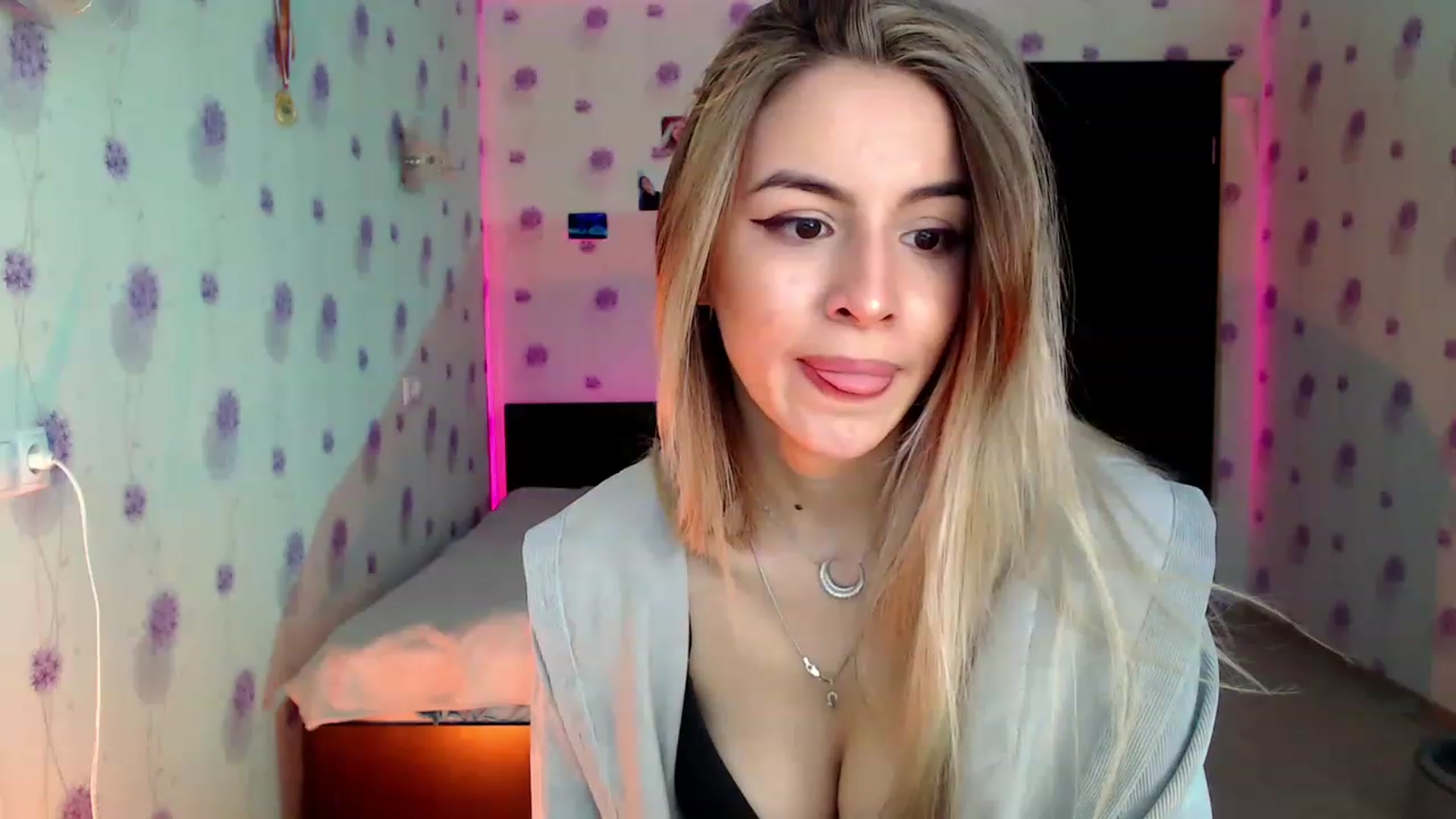 Gallery image thumbnail from GiaSweets's myfreecams stream on, 11/29/2022, 08:55 image 2 of 20