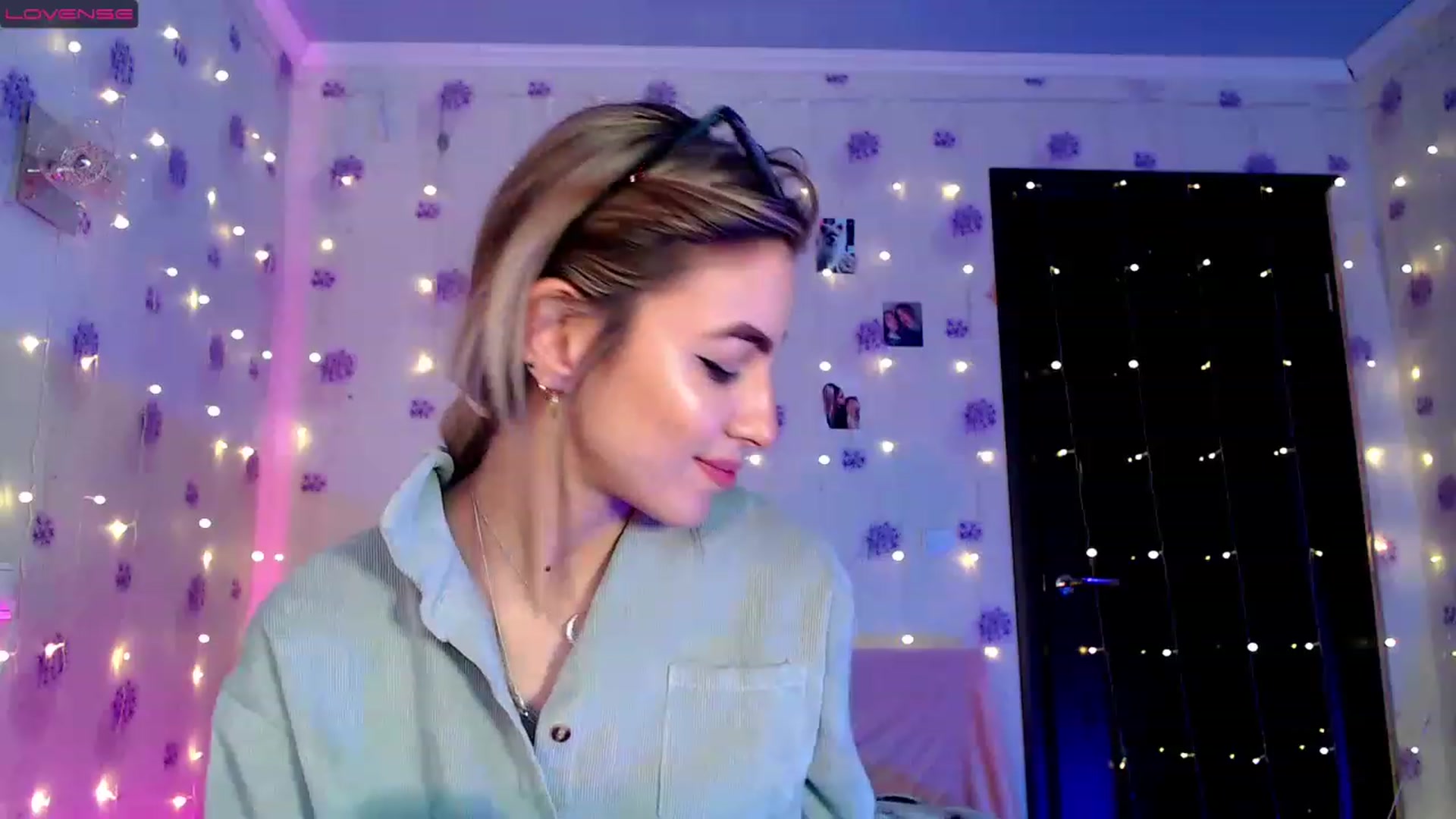Gallery image thumbnail from GiaSweets's myfreecams stream on, 12/17/2022, 11:05 image 20 of 20