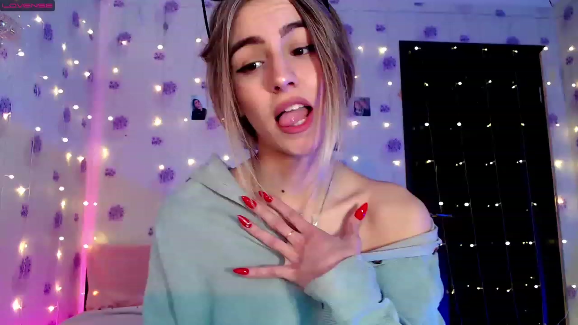 Gallery image thumbnail from GiaSweets's myfreecams stream on, 12/17/2022, 11:05 image 1 of 20
