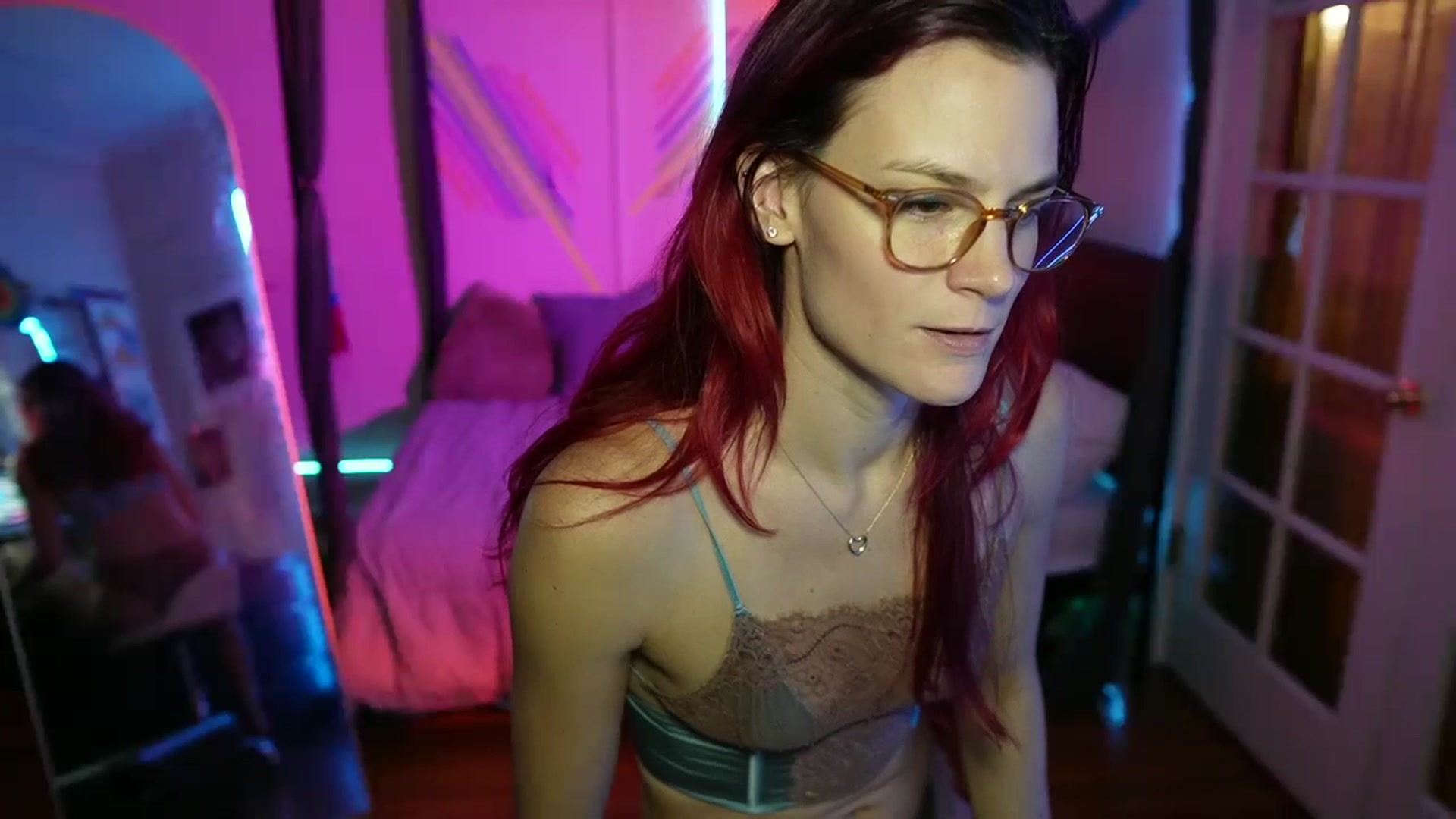 Gallery image thumbnail from Gia_12yrsMFC's myfreecams stream on, 10/01/2023, 23:42 image 19 of 20