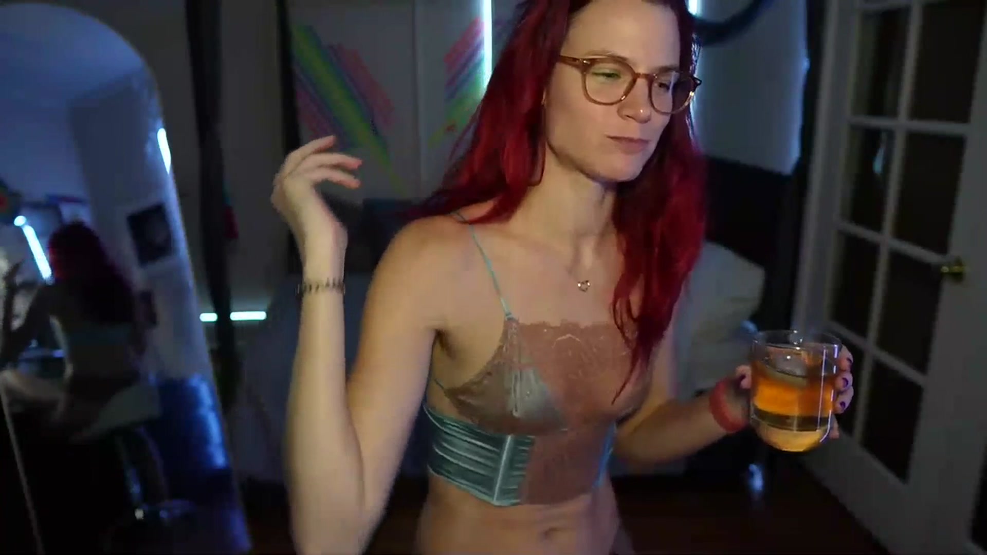 Gallery image thumbnail from Gia_12yrsMFC's myfreecams stream on, 10/01/2023, 23:42 image 12 of 20