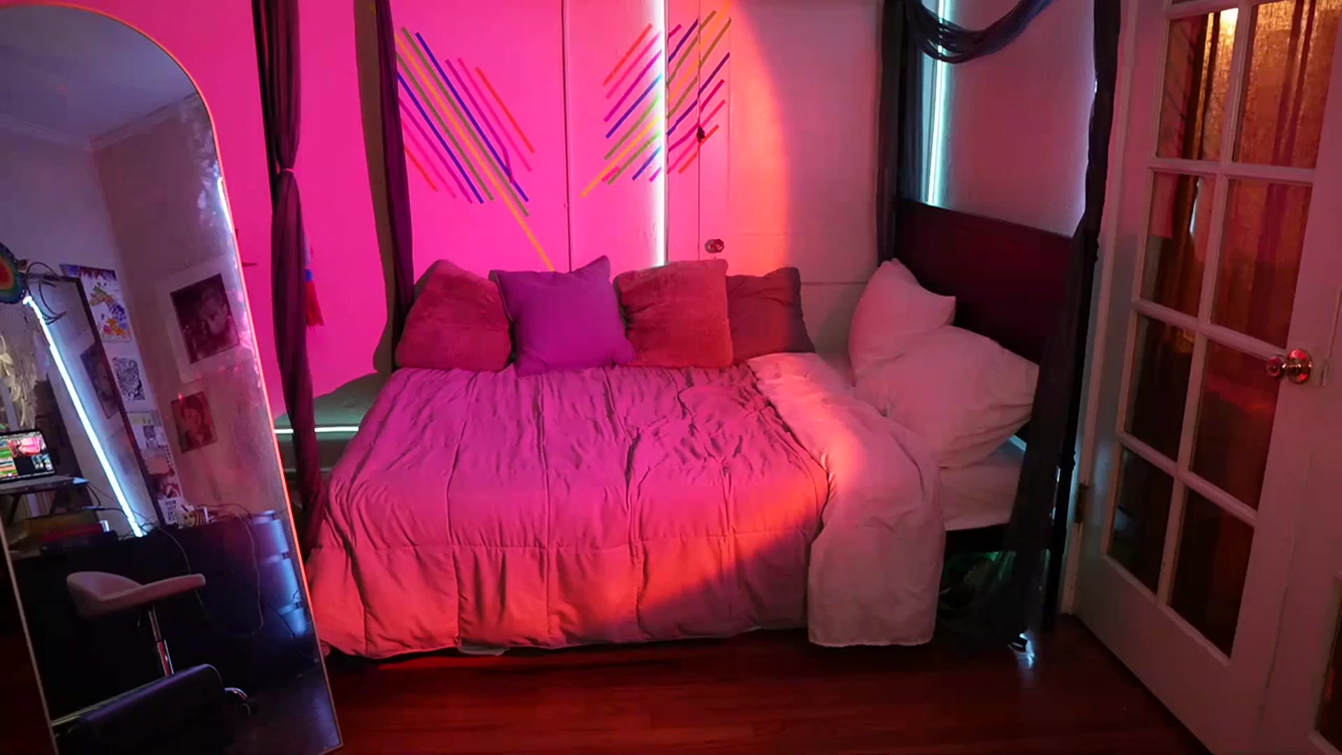 Gallery image thumbnail from Gia_12yrsMFC's myfreecams stream on, 10/01/2023, 23:56 image 14 of 20