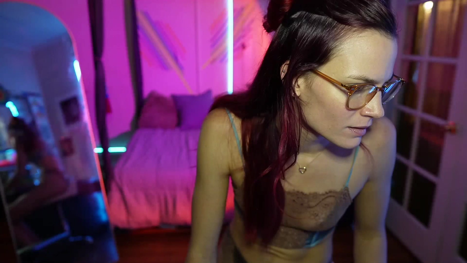 Gallery image thumbnail from Gia_12yrsMFC's myfreecams stream on, 10/02/2023, 24:50 image 1 of 20