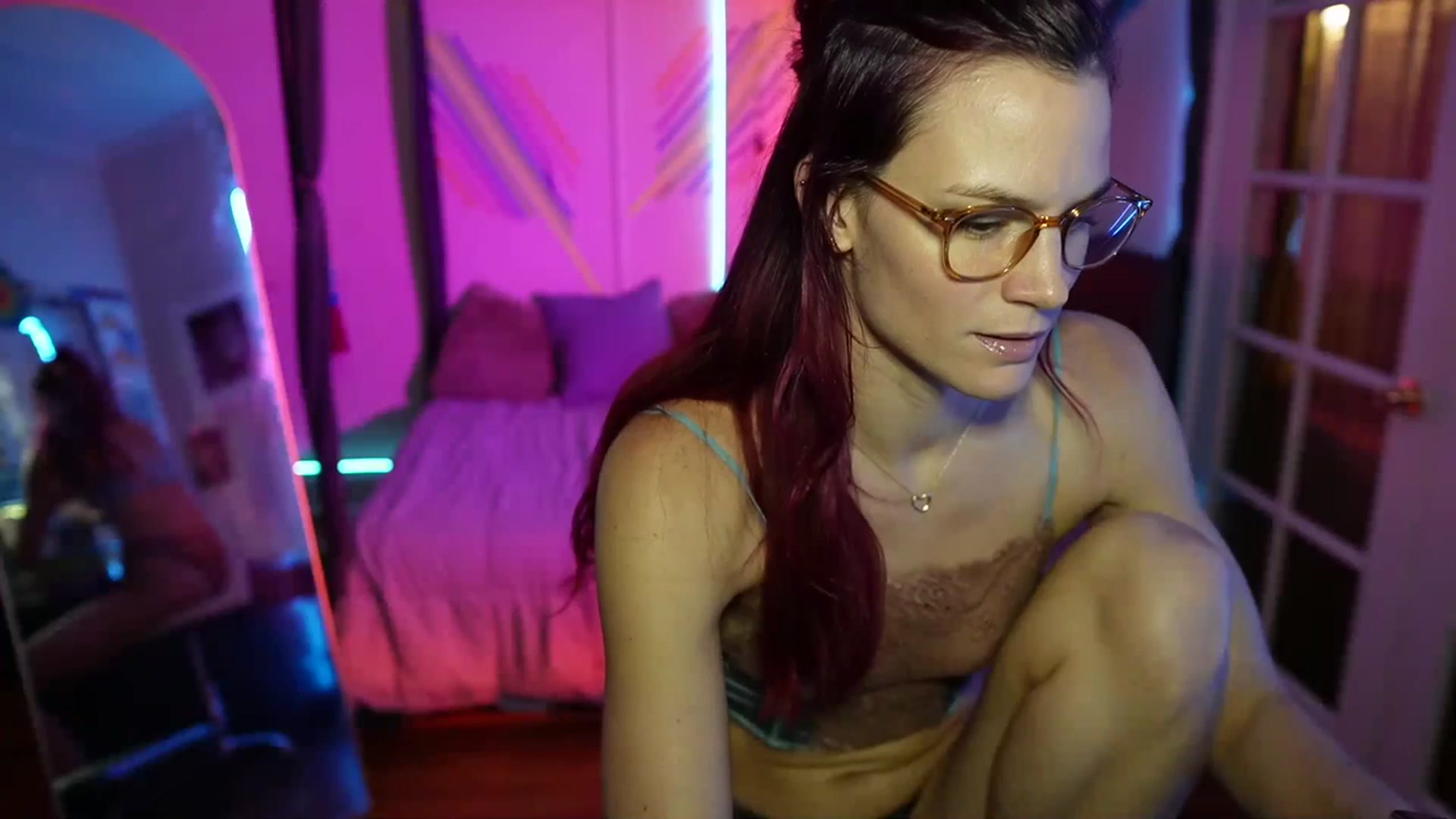 Gallery image thumbnail from Gia_12yrsMFC's myfreecams stream on, 10/02/2023, 24:50 image 2 of 20
