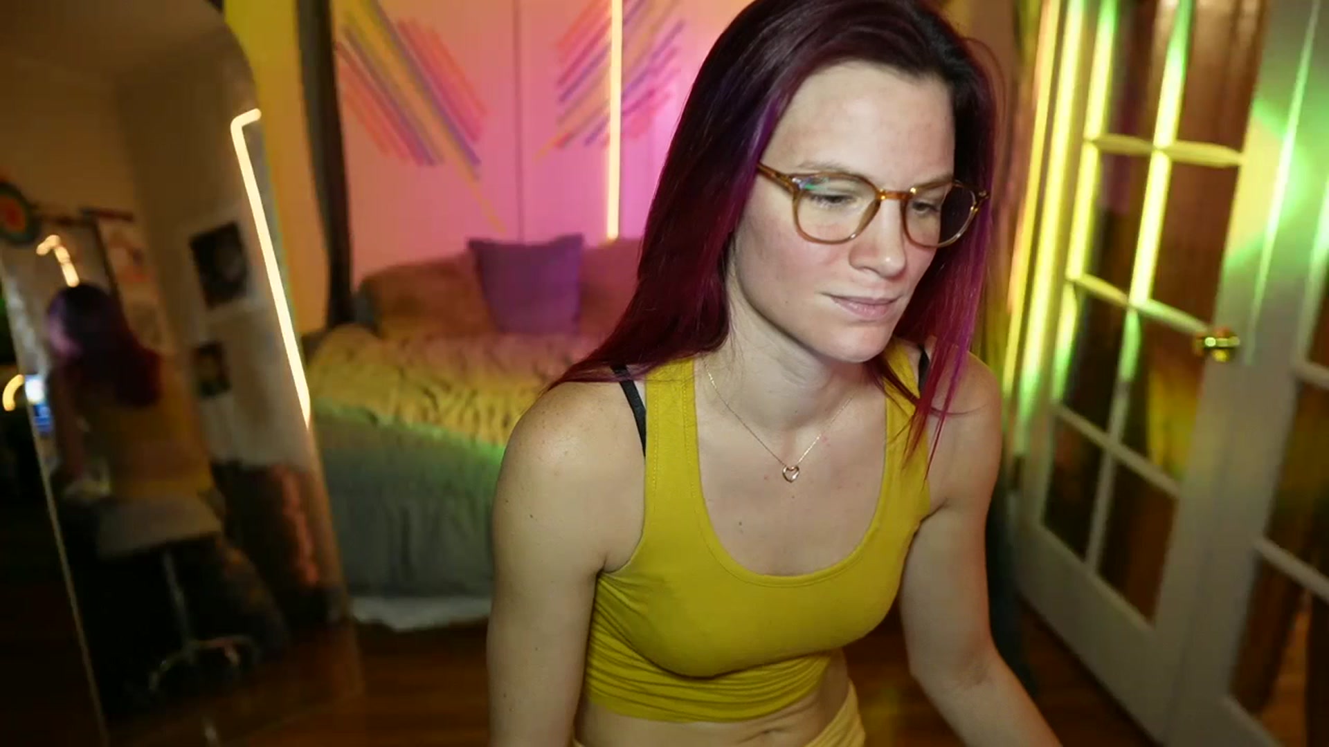 Gallery image thumbnail from Gia_12yrsMFC's myfreecams stream on, 10/05/2023, 24:18 image 2 of 20