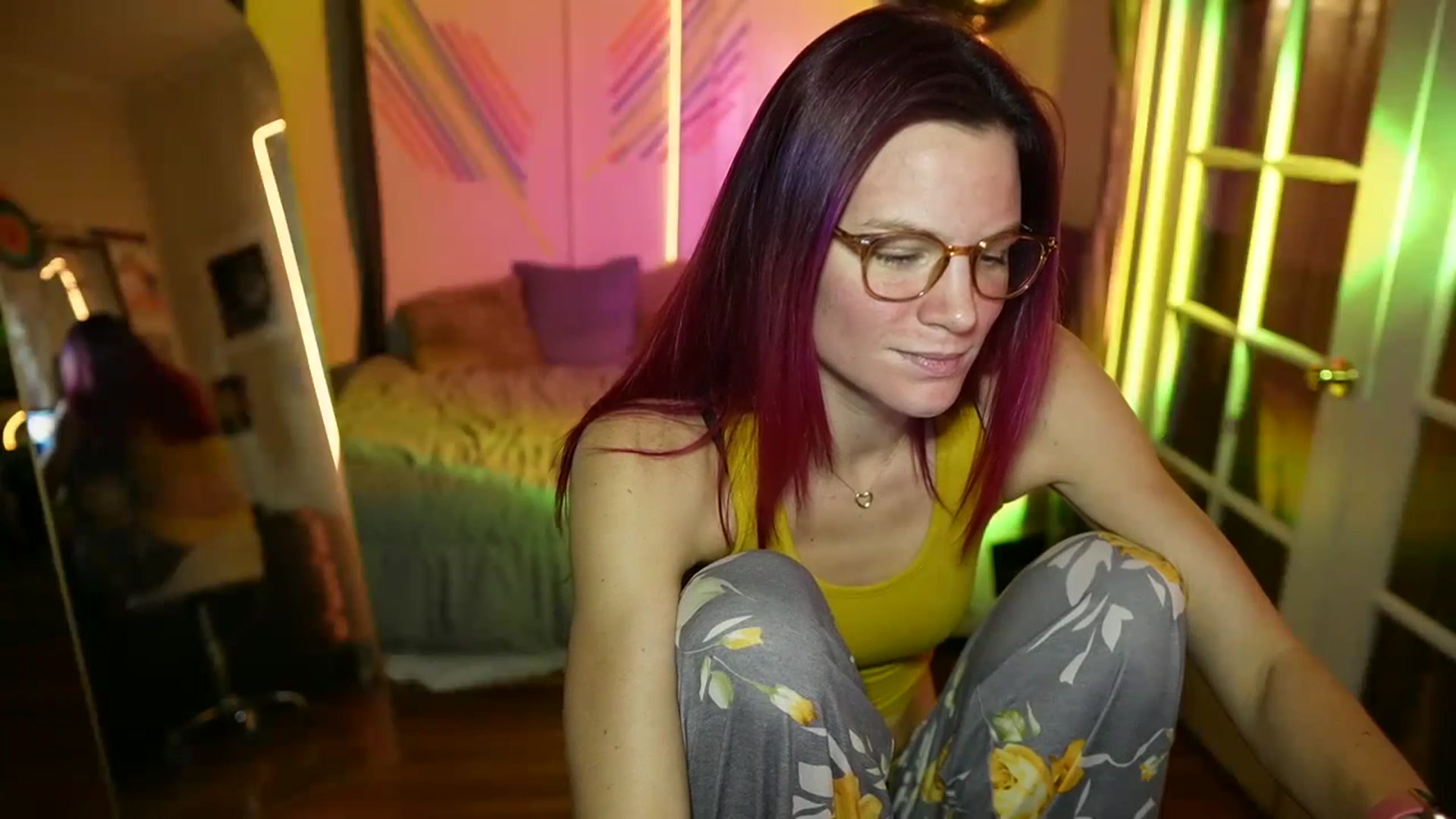 Gallery image thumbnail from Gia_12yrsMFC's myfreecams stream on, 10/05/2023, 24:18 image 5 of 20