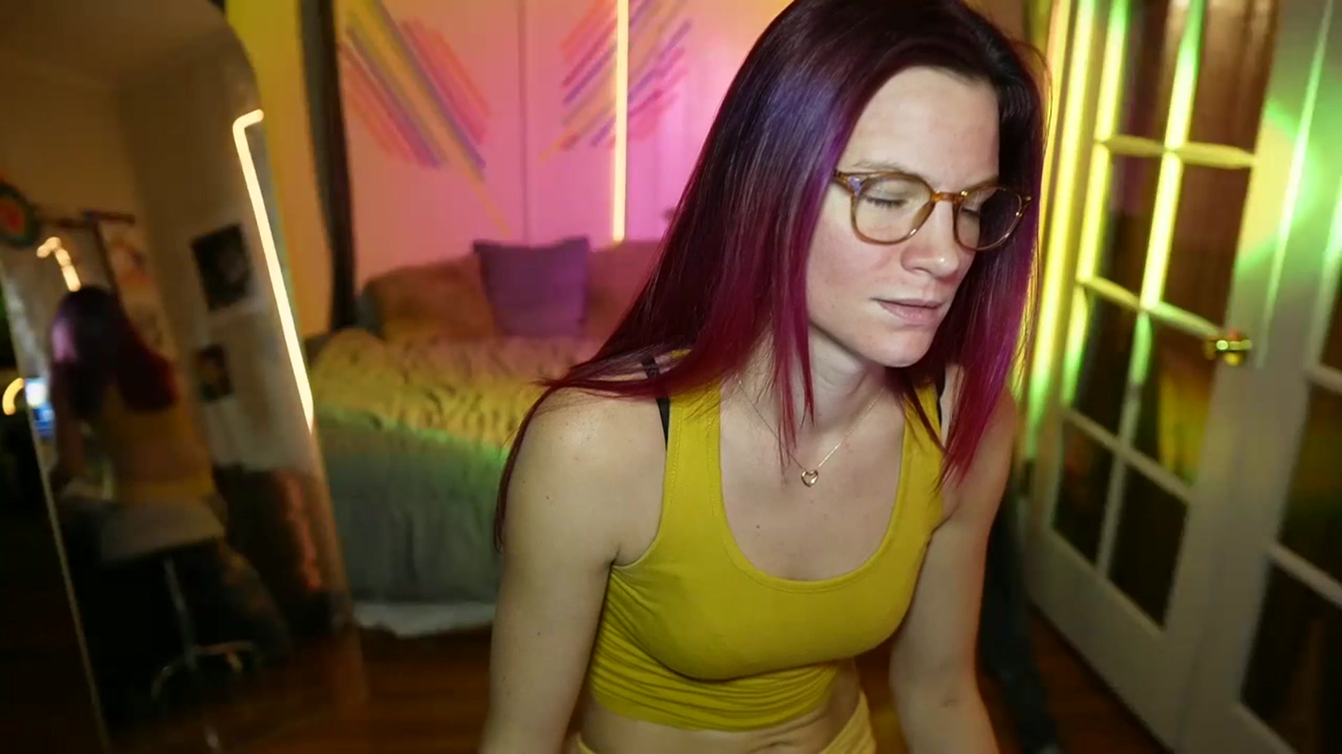 Gallery image thumbnail from Gia_12yrsMFC's myfreecams stream on, 10/05/2023, 24:18 image 4 of 20