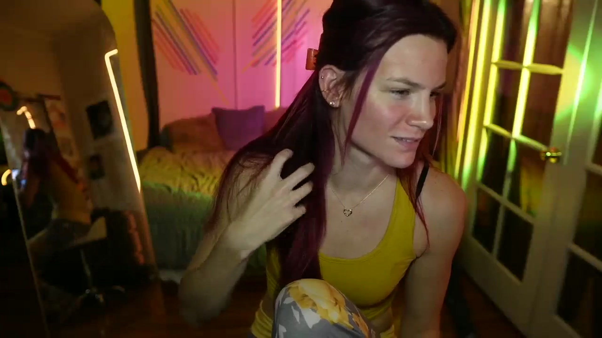 Gallery image thumbnail from Gia_12yrsMFC's myfreecams stream on, 10/05/2023, 24:18 image 14 of 20