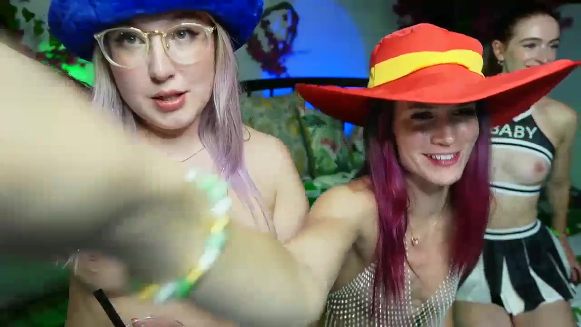 Gallery image thumbnail from Gia_12yrsMFC's myfreecams stream on, 10/10/2023, 05:02 image 20 of 20