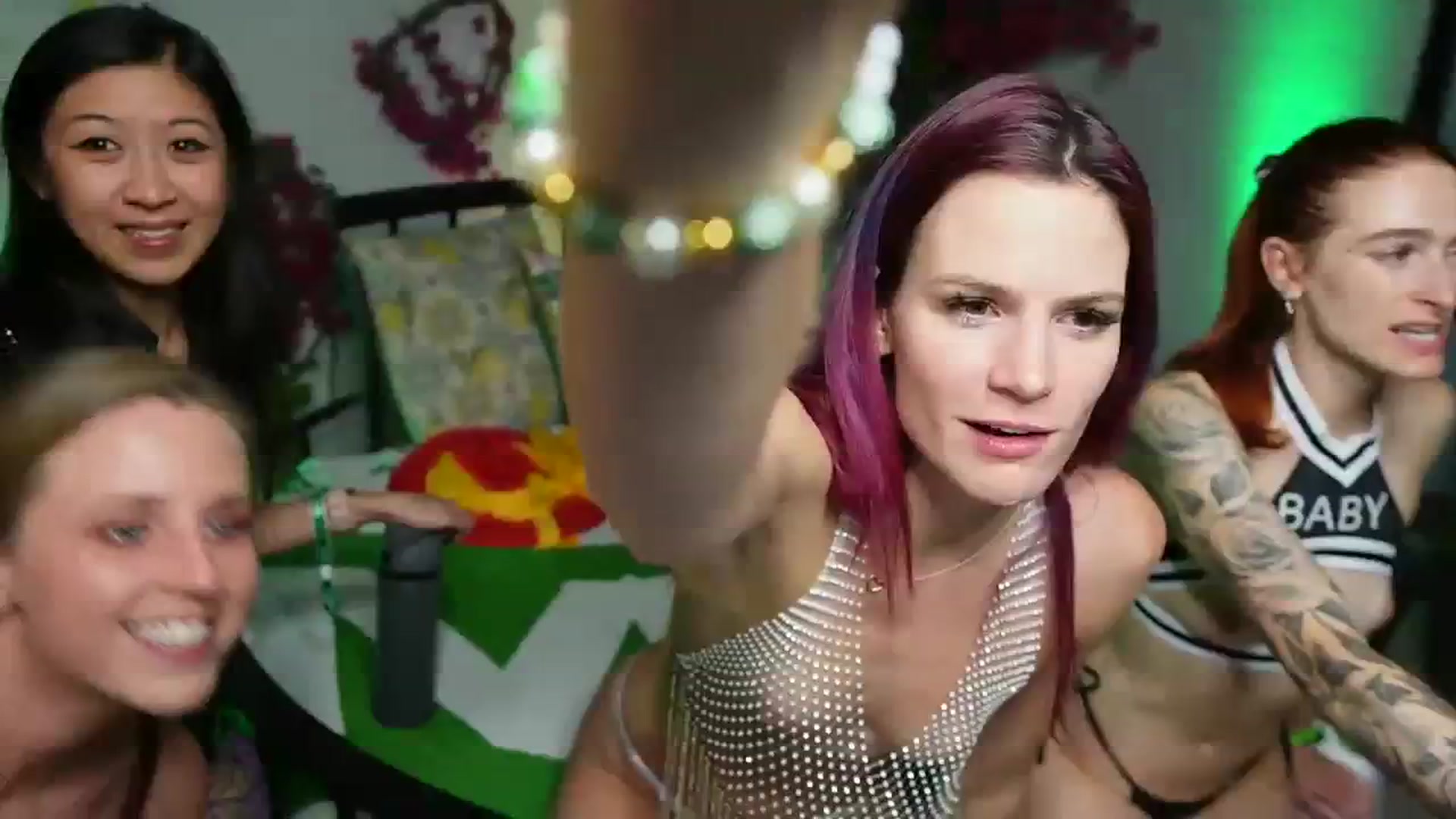 Gallery image thumbnail from Gia_12yrsMFC's myfreecams stream on, 10/10/2023, 06:48 image 17 of 20