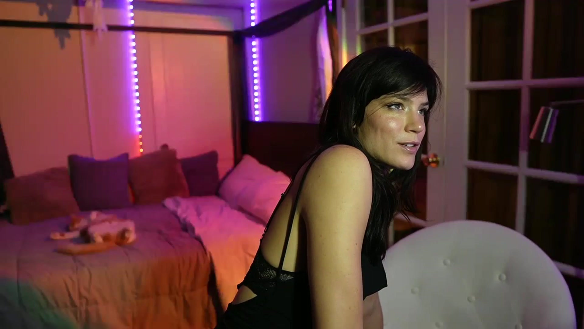Gallery image thumbnail from Gia_Bday's myfreecams stream on, 08/04/2023, 01:35 image 3 of 20