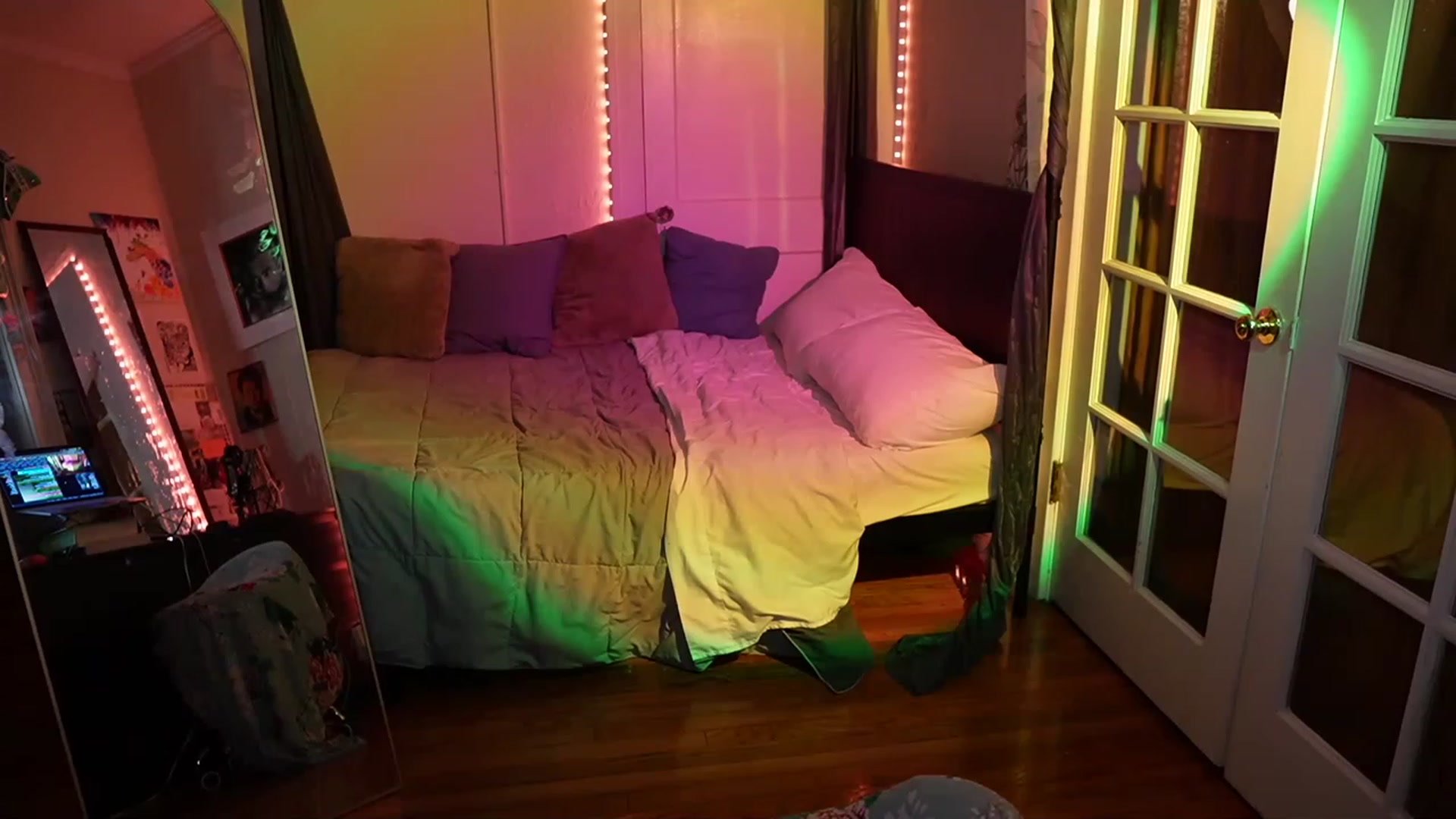 Gallery image thumbnail from Gia_Bday's myfreecams stream on, 08/05/2023, 03:55 image 19 of 20