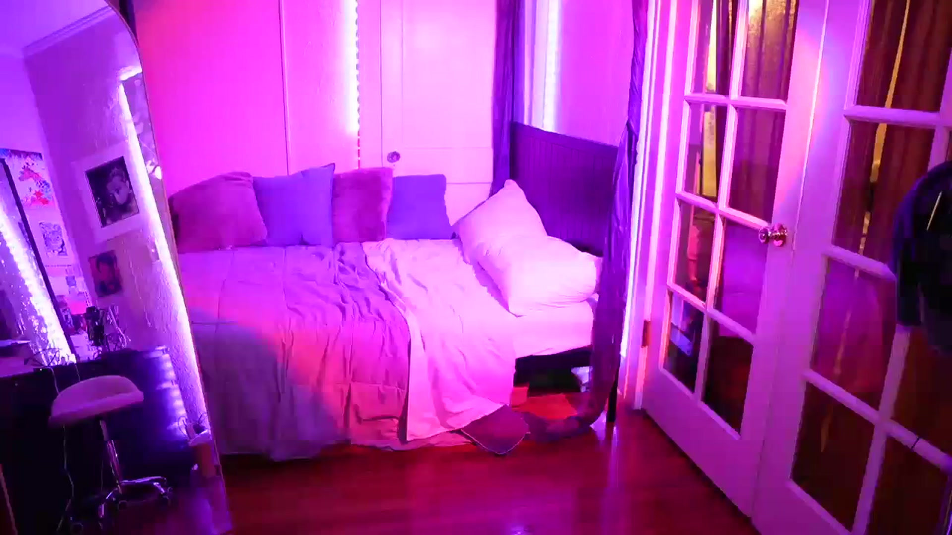 Gallery image thumbnail from Gia_Bday's myfreecams stream on, 08/06/2023, 03:33 image 3 of 20