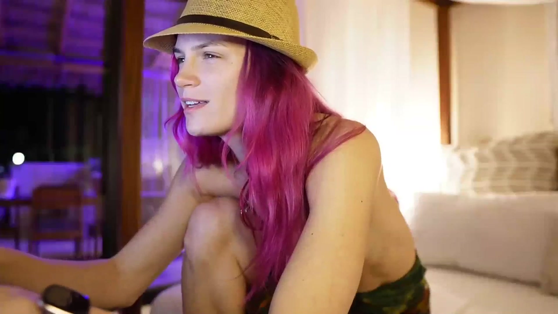 Gallery image thumbnail from Gia_Bday's myfreecams stream on, 08/13/2023, 04:37 image 5 of 20
