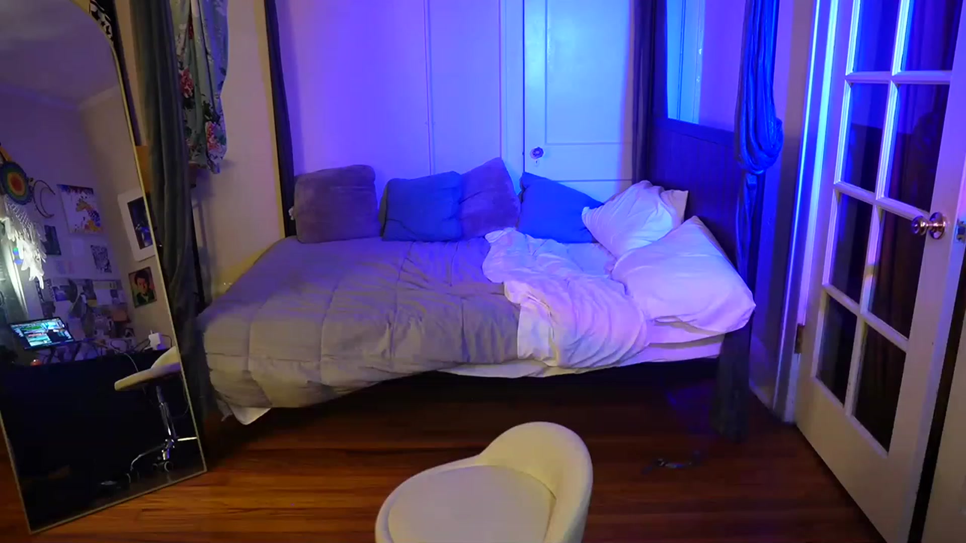 Gallery image thumbnail from Gia_Bday's myfreecams stream on, 08/19/2023, 01:59 image 2 of 20