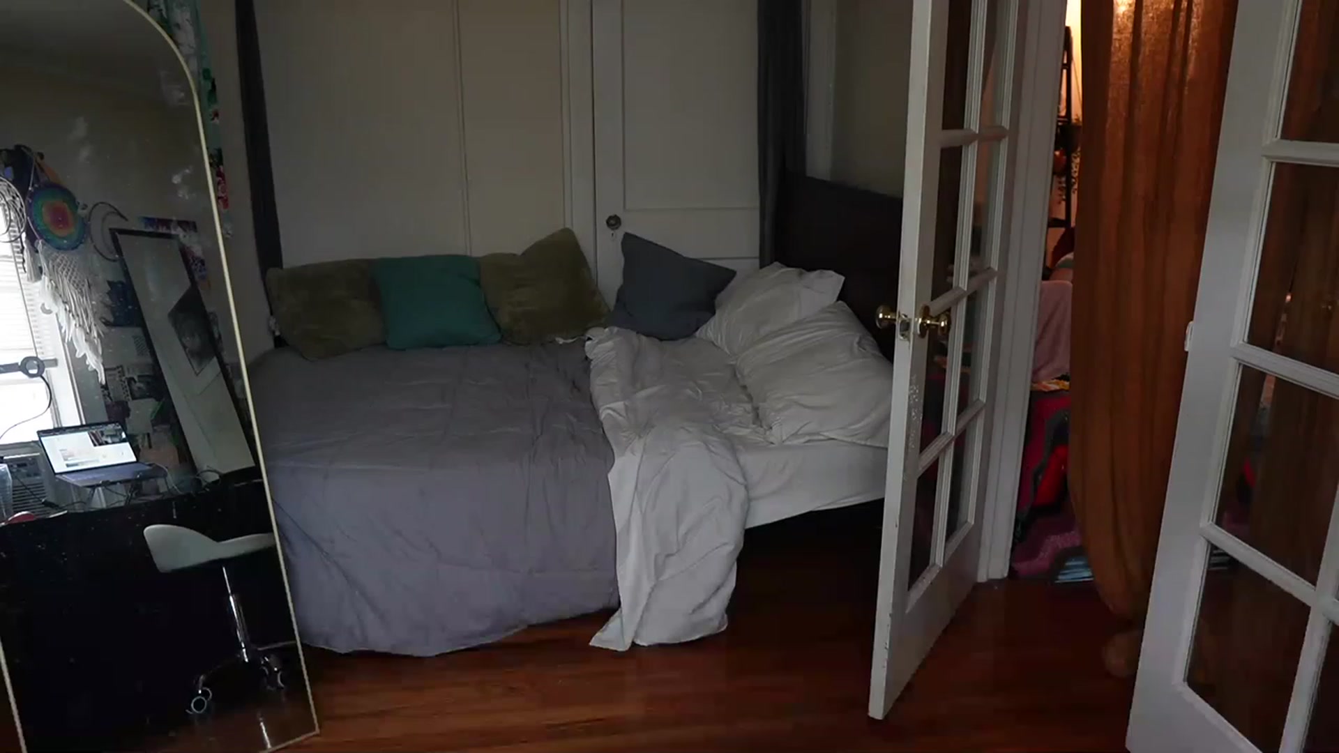Gallery image thumbnail from Gia_Bday's myfreecams stream on, 08/20/2023, 21:15 image 6 of 20